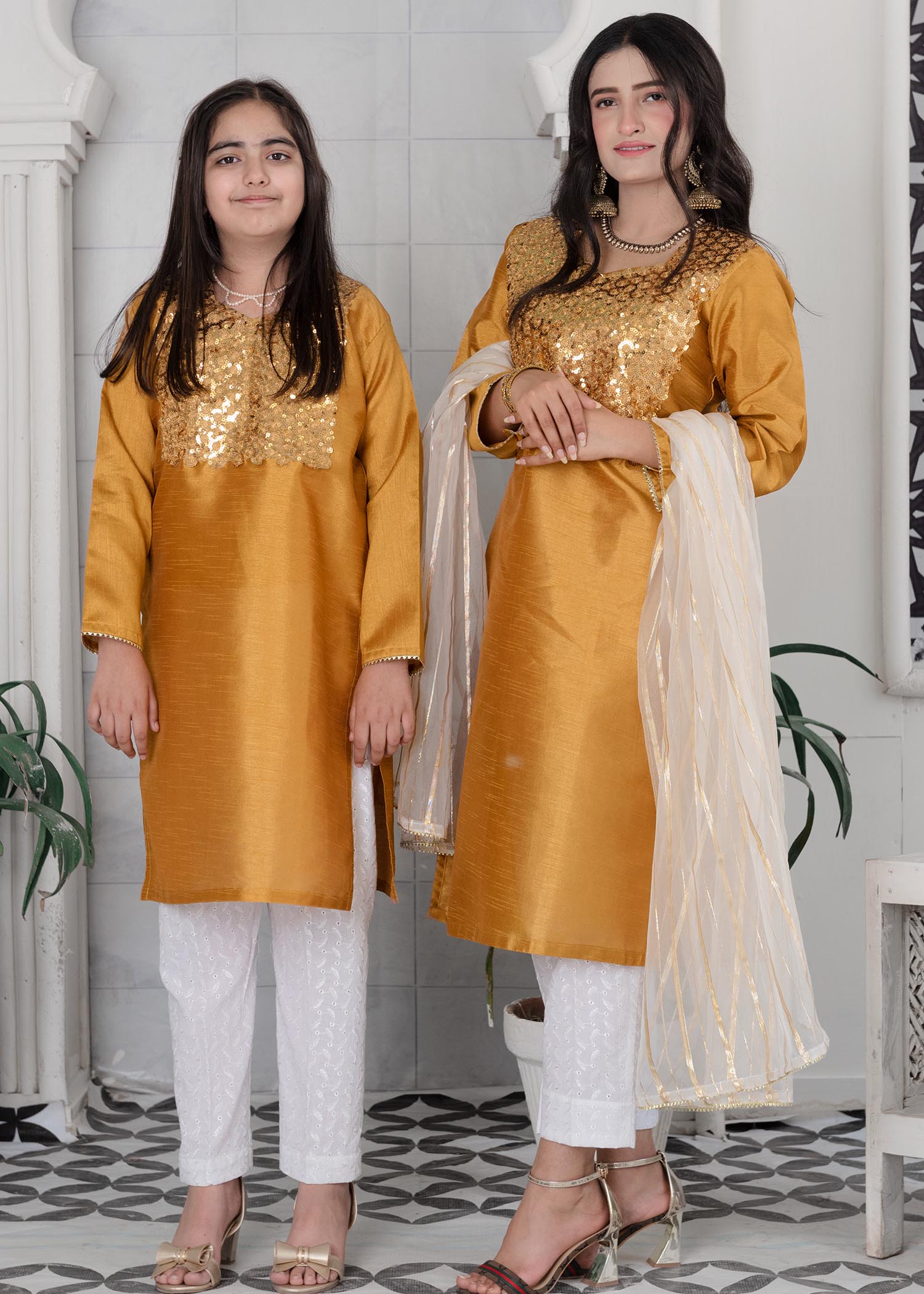 A&J Mommy and Me Gold Women 3pcs