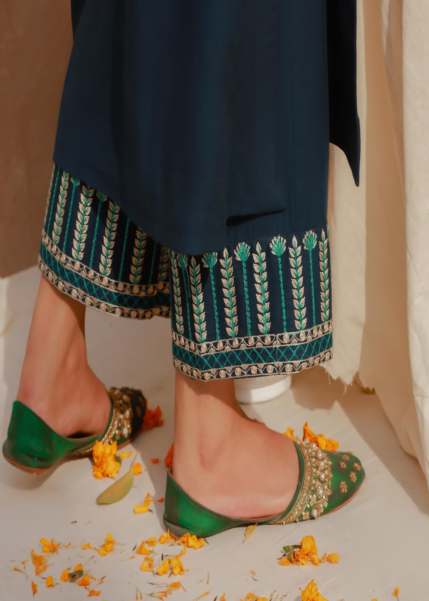 Shades By Abeeha Usman NEELAM Women 2pcs