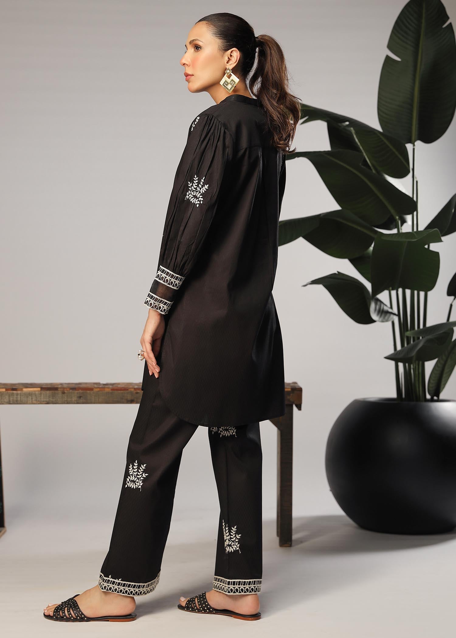 Merakish Fieree Jacquard Embroidered Stitched Women 2pcs