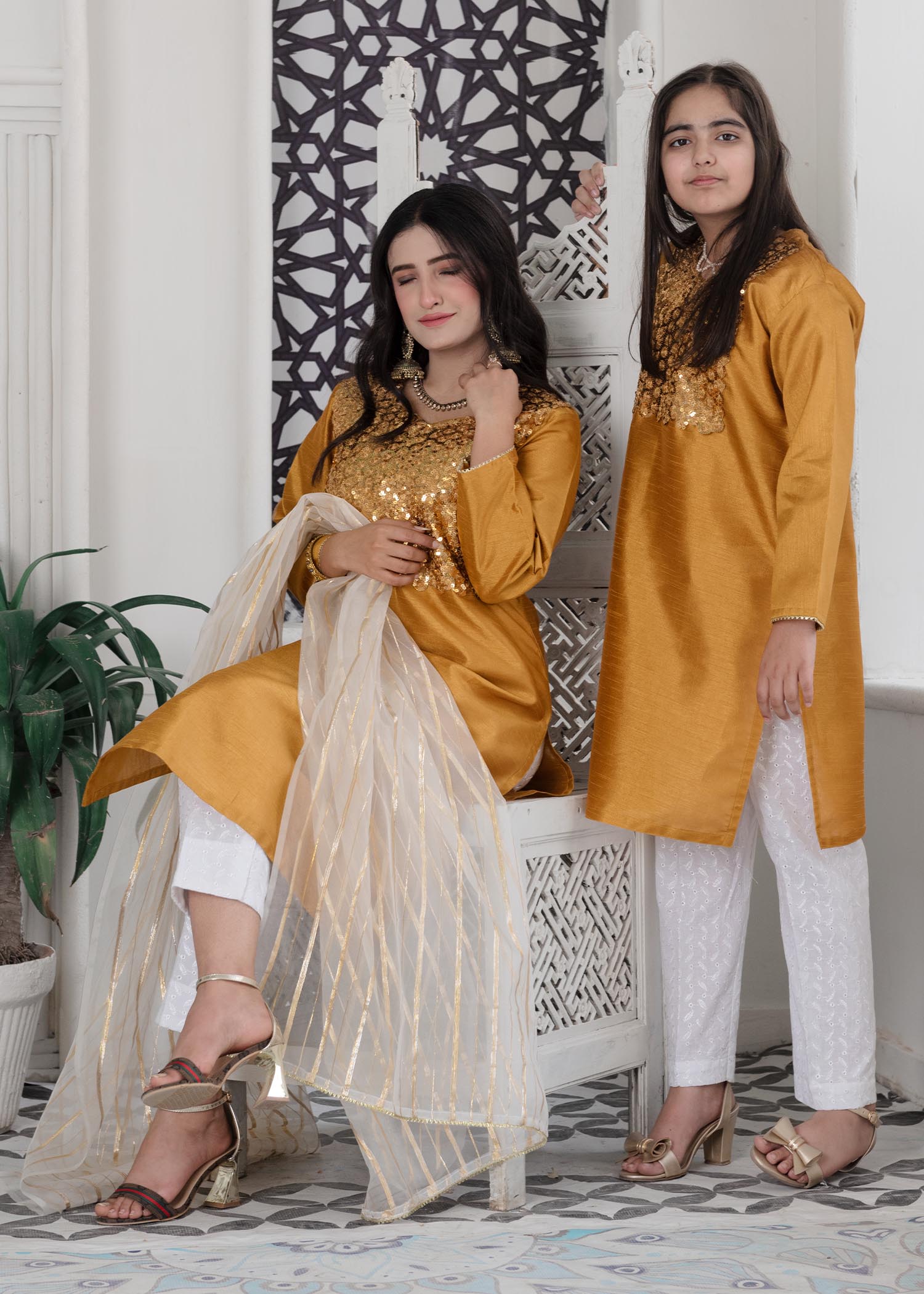 A&J Mommy and Me Gold Women 3pcs