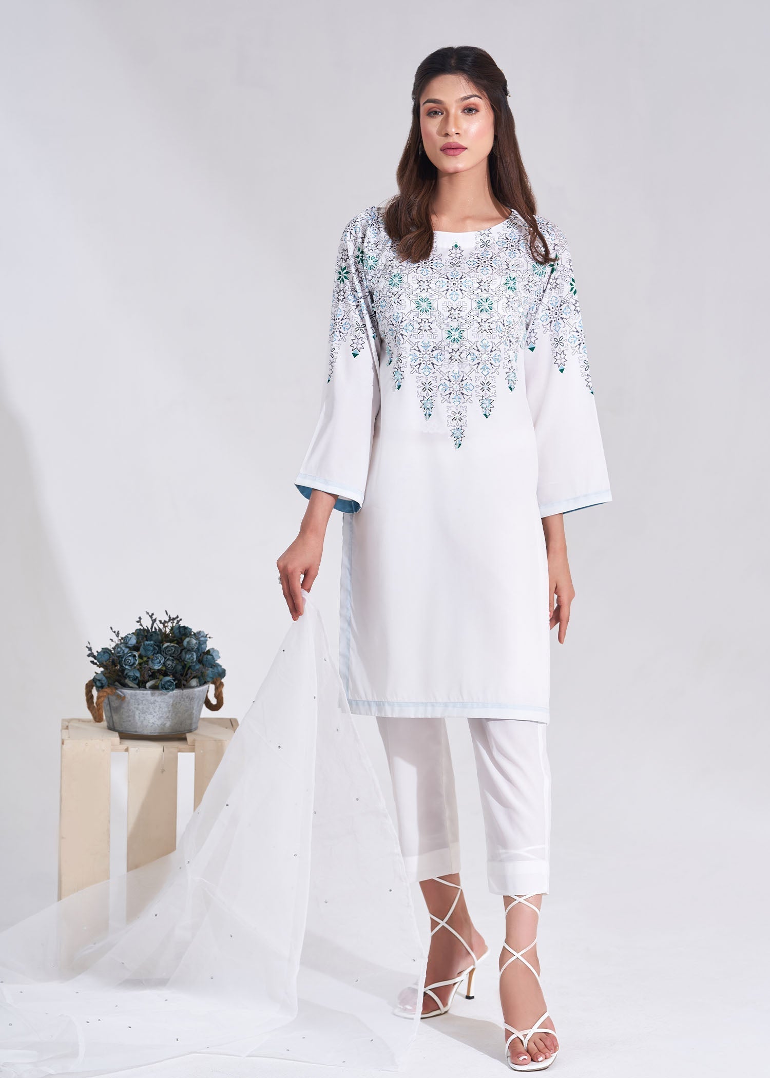 Ghonche Crystalline Women 3pcs