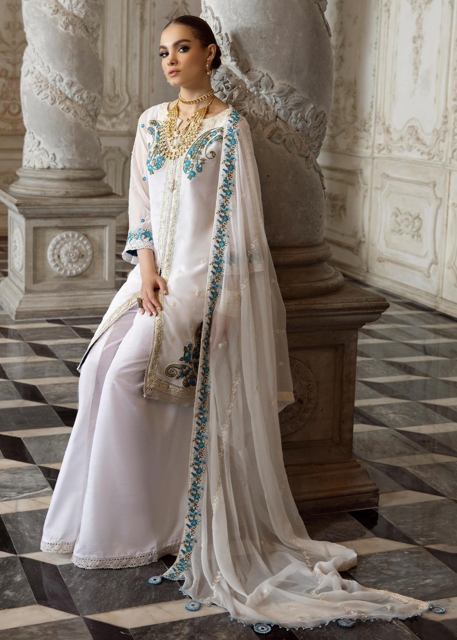 Merakish Daisy White embroidered chiffon unstitched Suit Women 3pcs