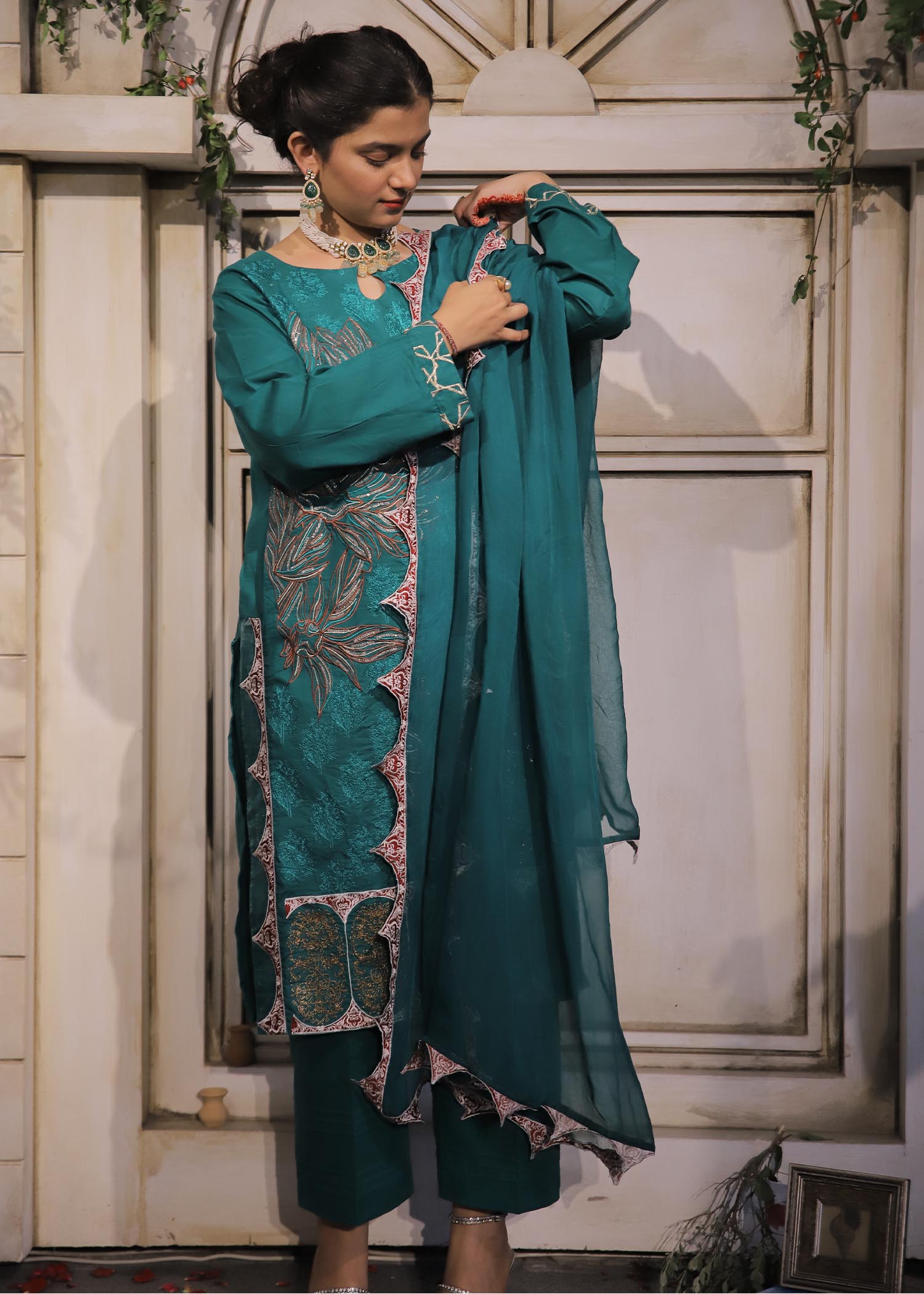 Mahnoor Bhatti Areeba Women 3pcs