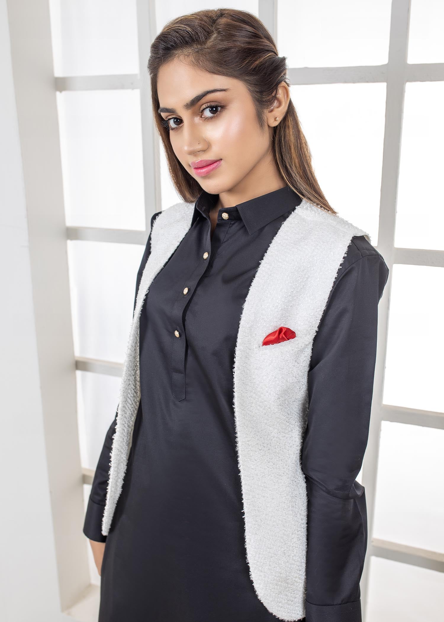 J Pardesi Al Aris Broshia Textured White Waistcoat For Women Women 1pcs