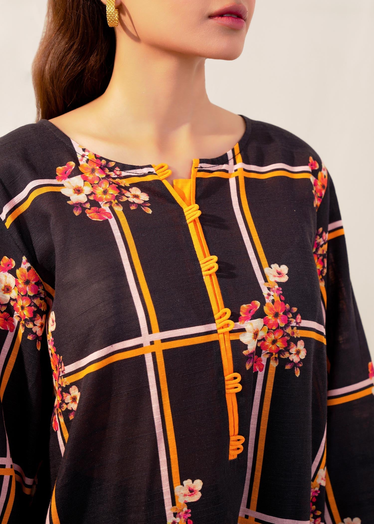 Buzzazi Black Printed Khaddar Suit Women 2pcs