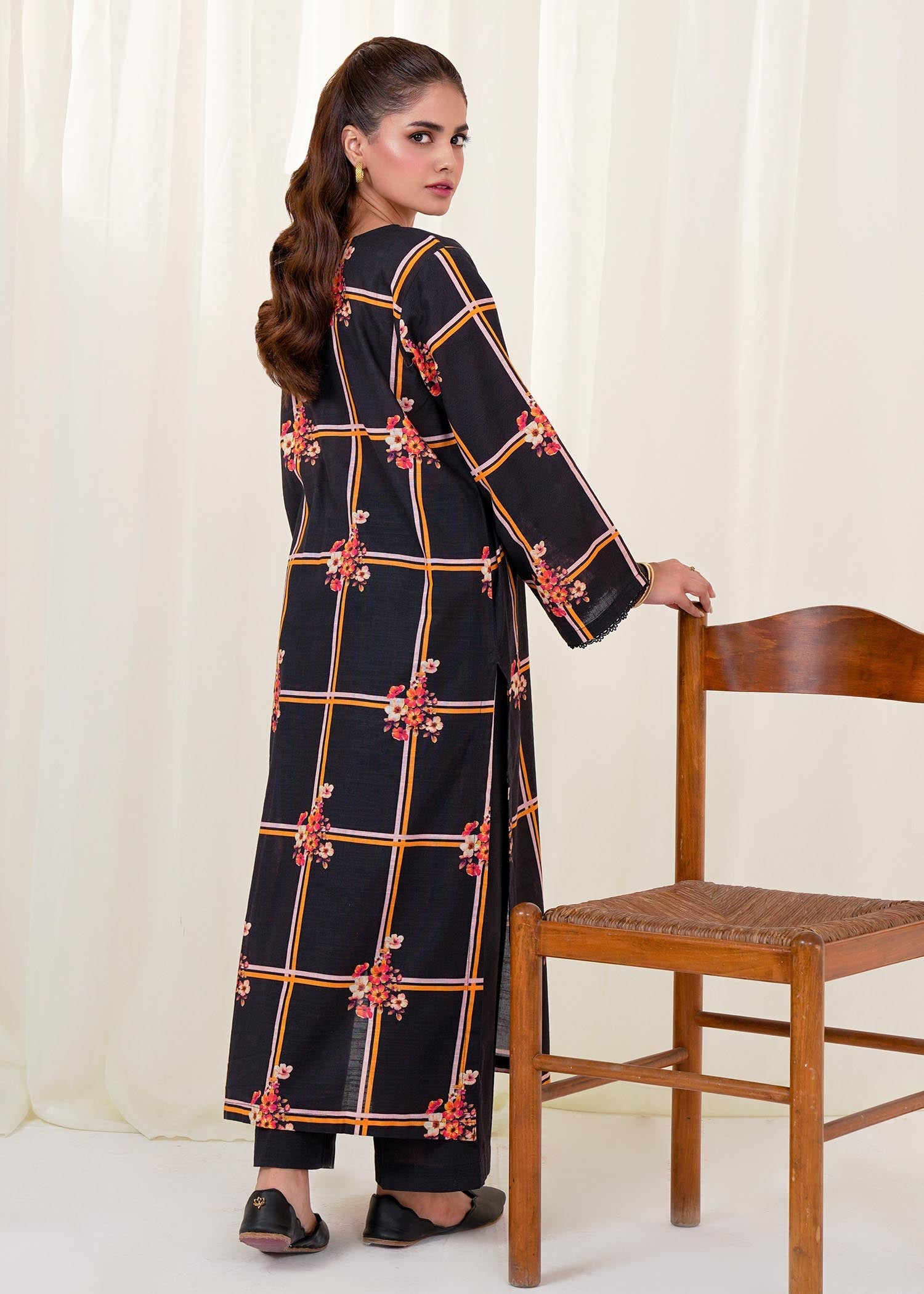 Buzzazi Black Printed Khaddar Suit Women 2pcs