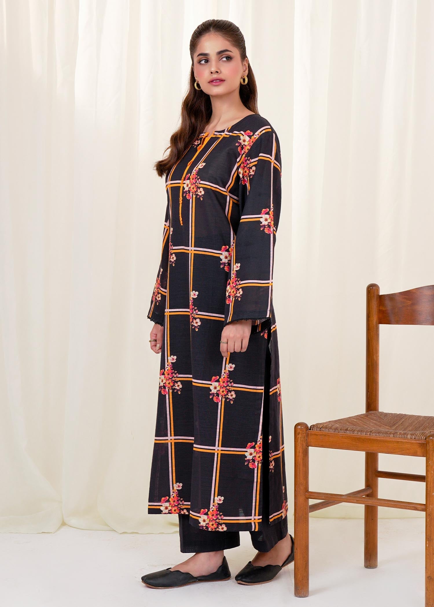 Buzzazi Black Printed Khaddar Suit Women 2pcs