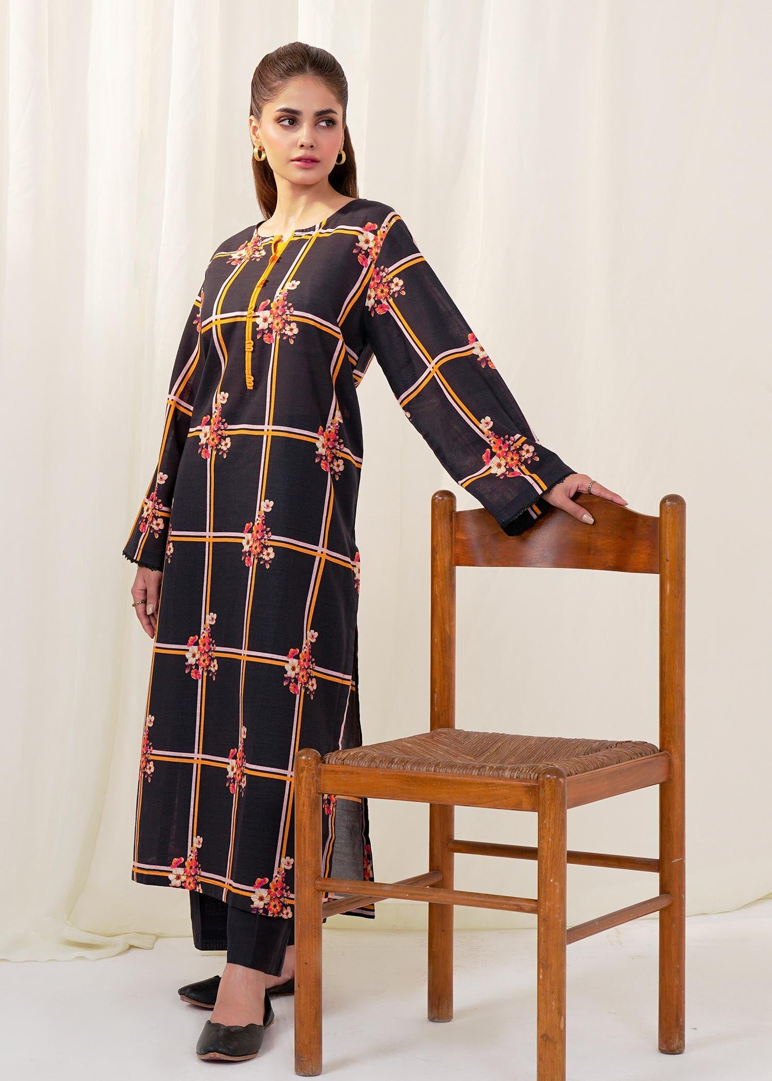 Buzzazi Black Printed Khaddar Suit Women 2pcs