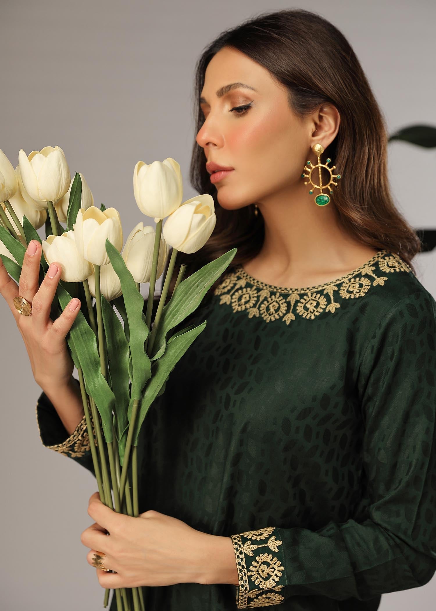 Merakish Diva Jacquard Embroidered Stitched Women 2pcs