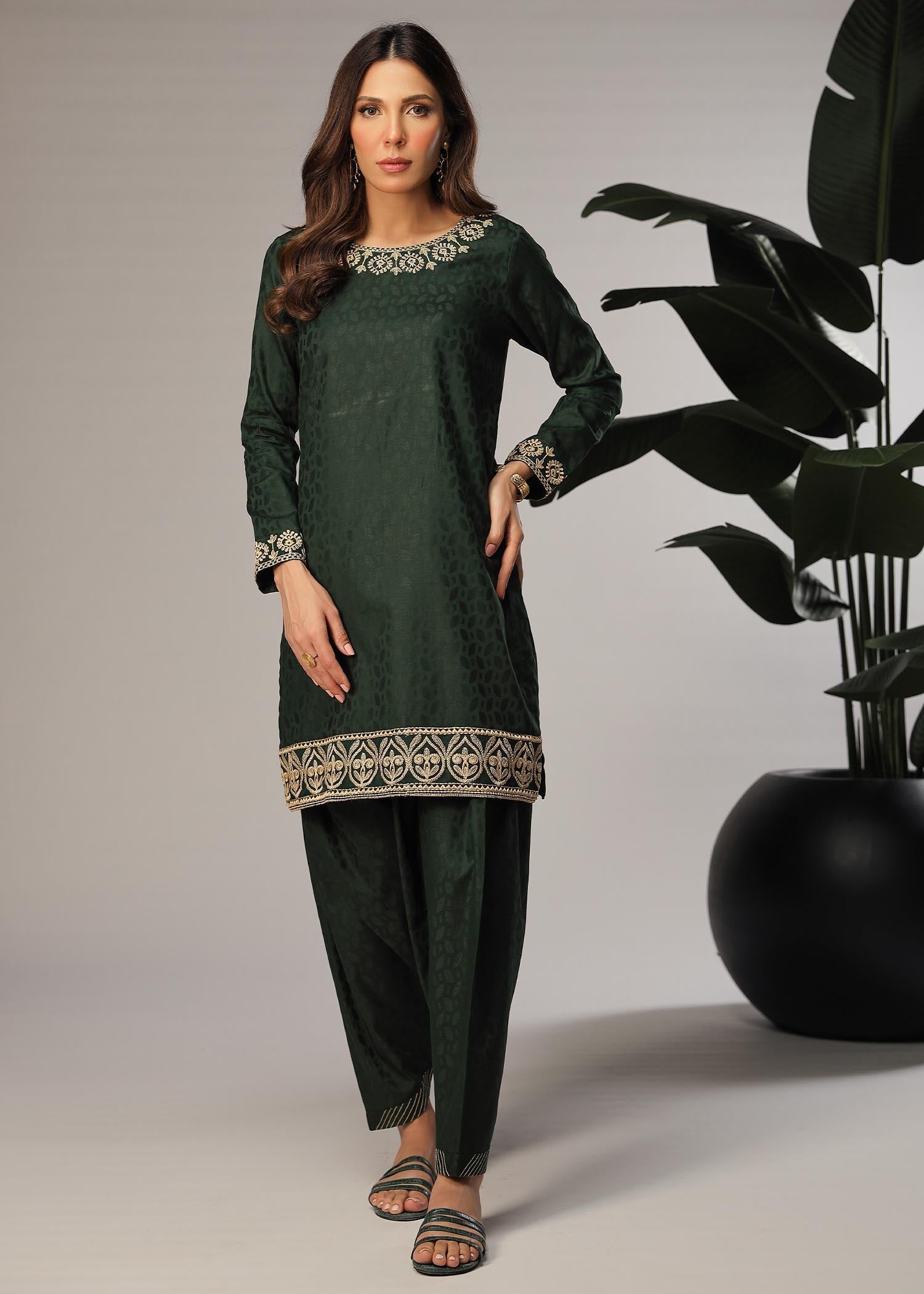 Merakish Diva Jacquard Embroidered Stitched Women 2pcs