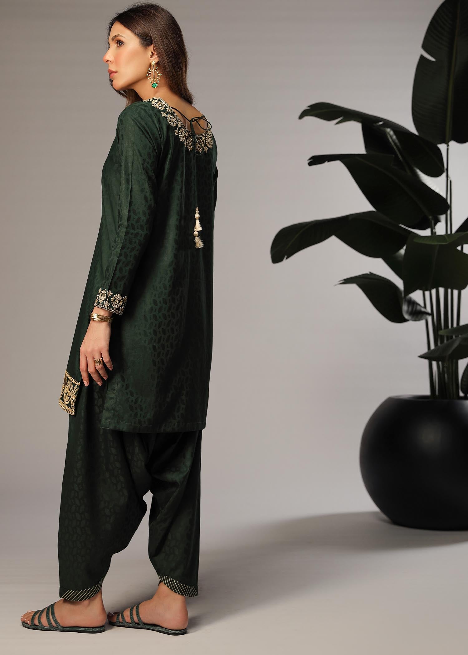 Merakish Diva Jacquard Embroidered Stitched Women 2pcs