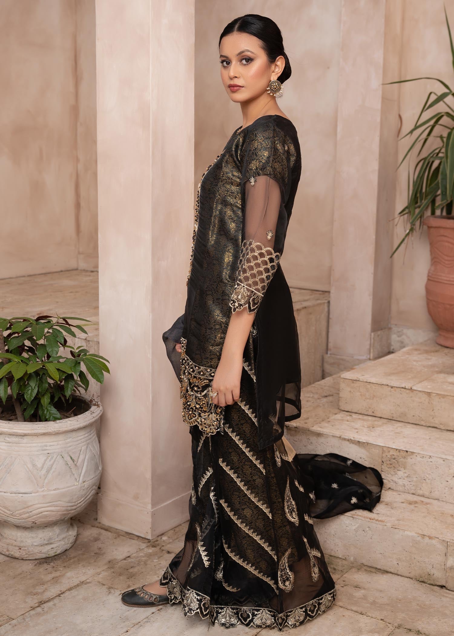 Arosa Black Beauty Women