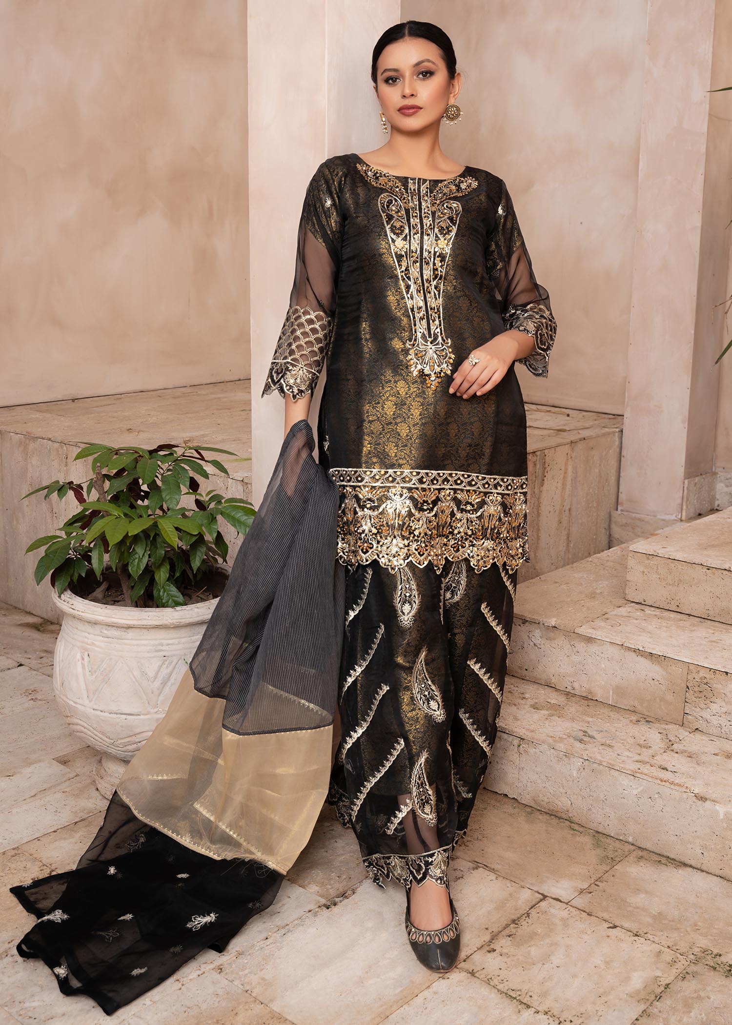 Arosa Black Beauty Women