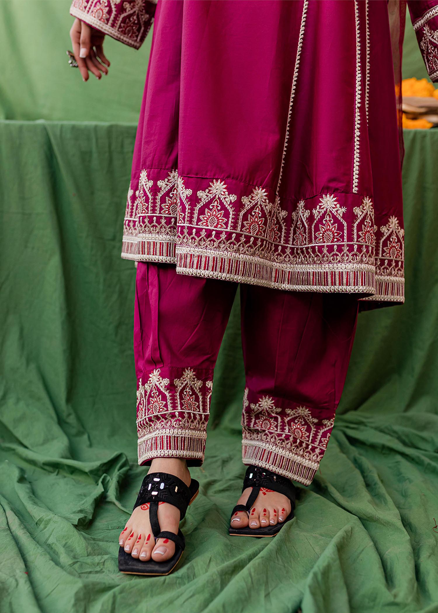 Mannat Haseen Women 2pcs