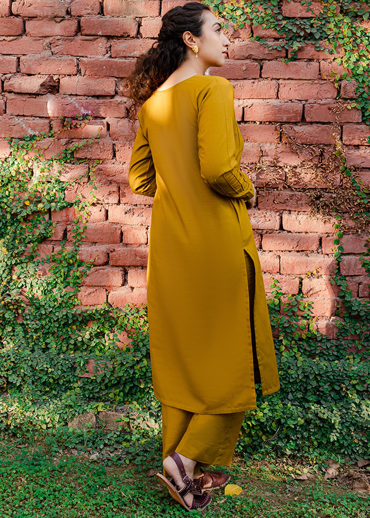 Mannat Noori Women 1pcs