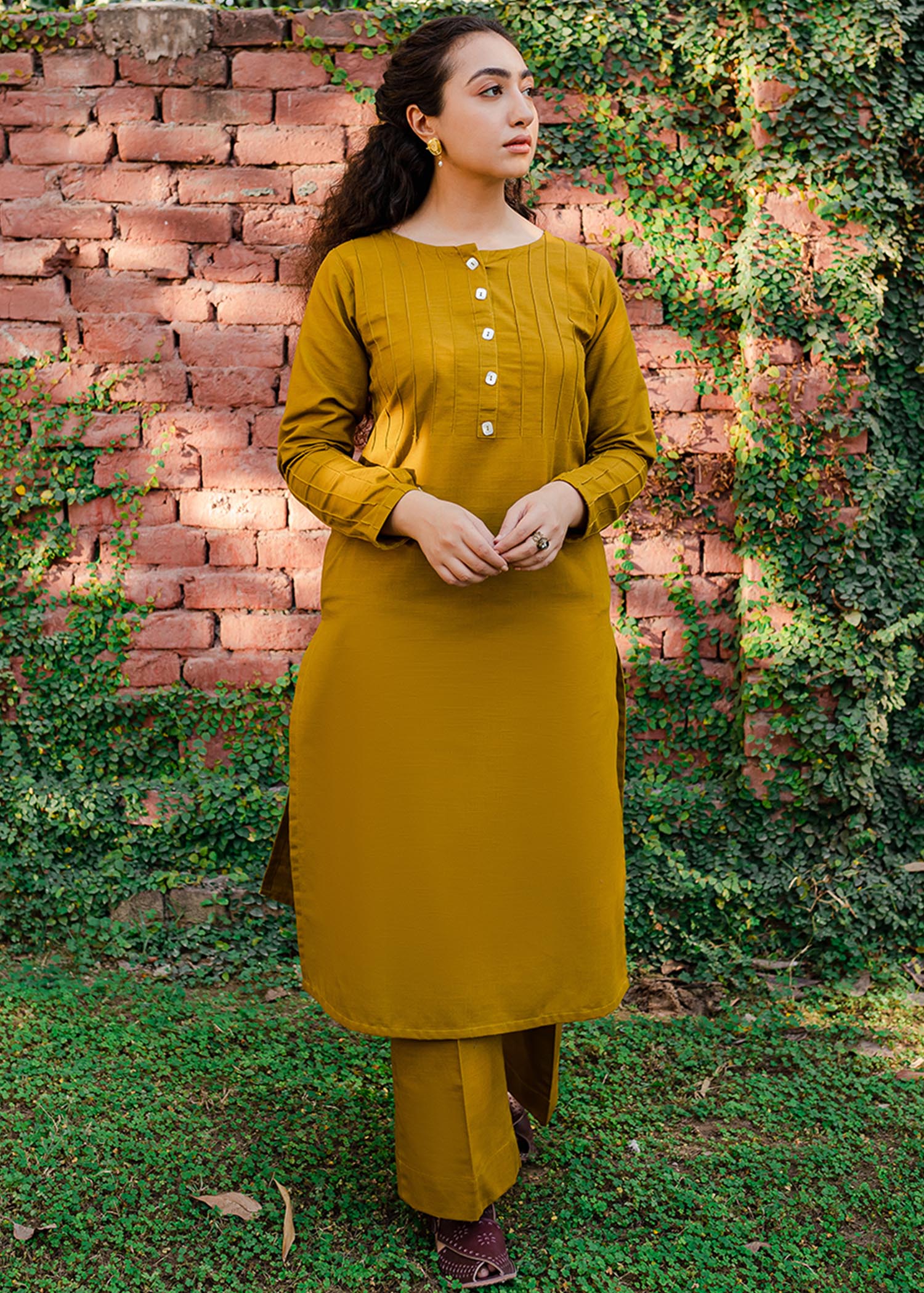 Mannat Noori Women 1pcs