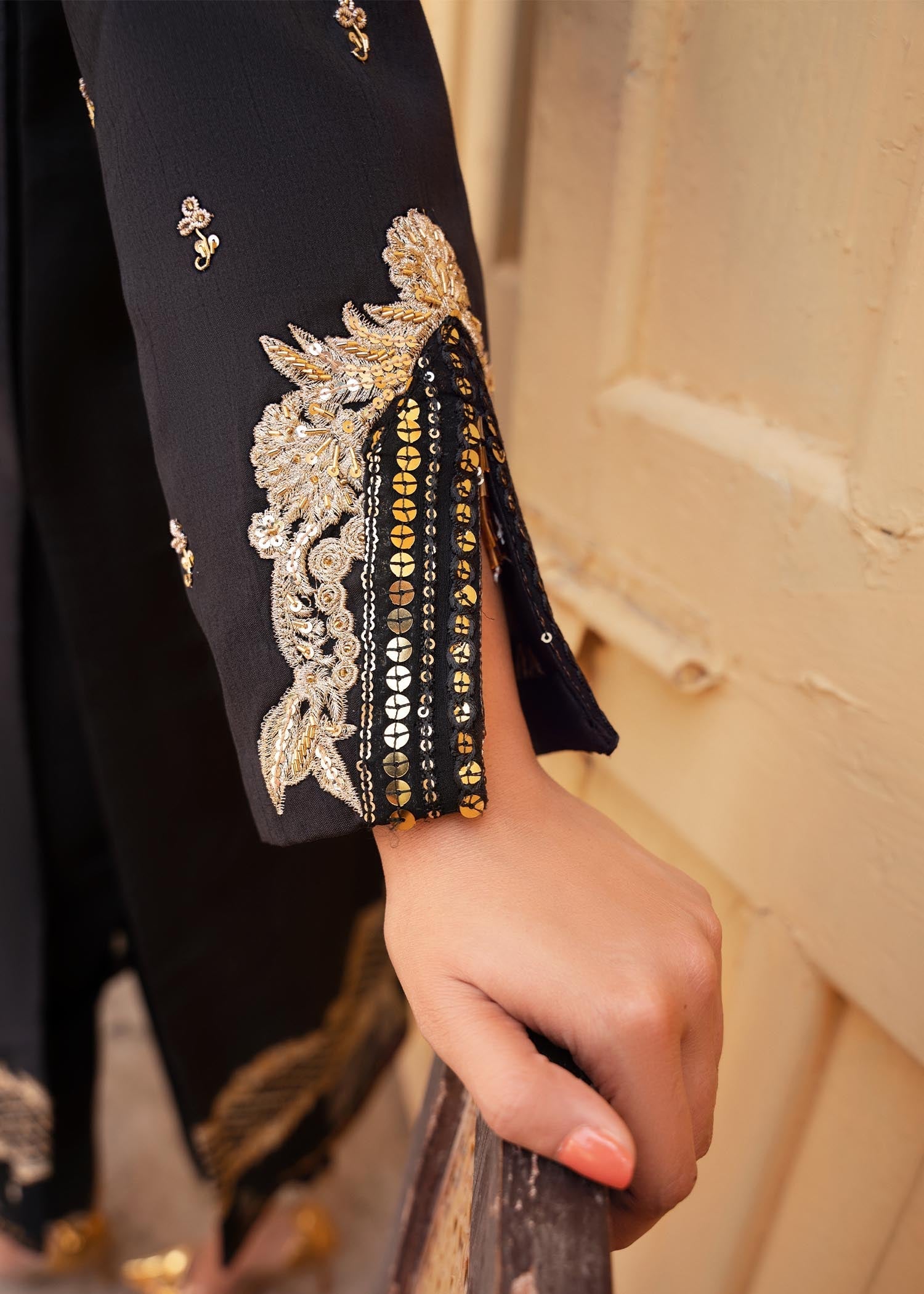 Rang-e-Haya Sandali black Women 3pcs