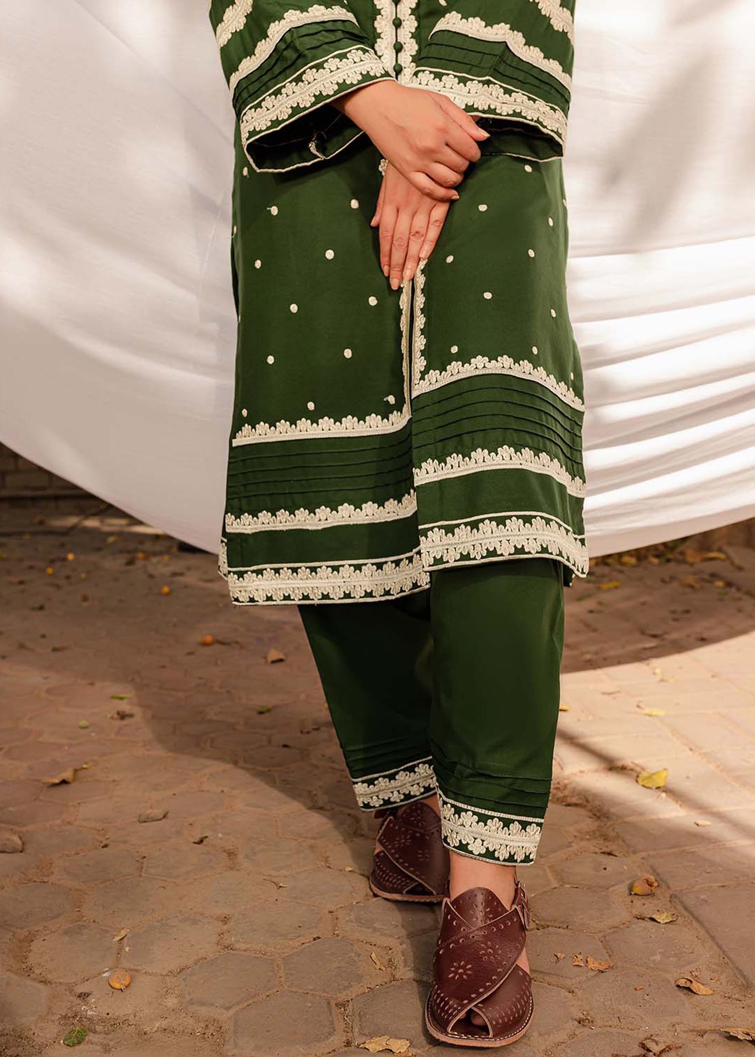 Mannat Afreen Women 1pcs