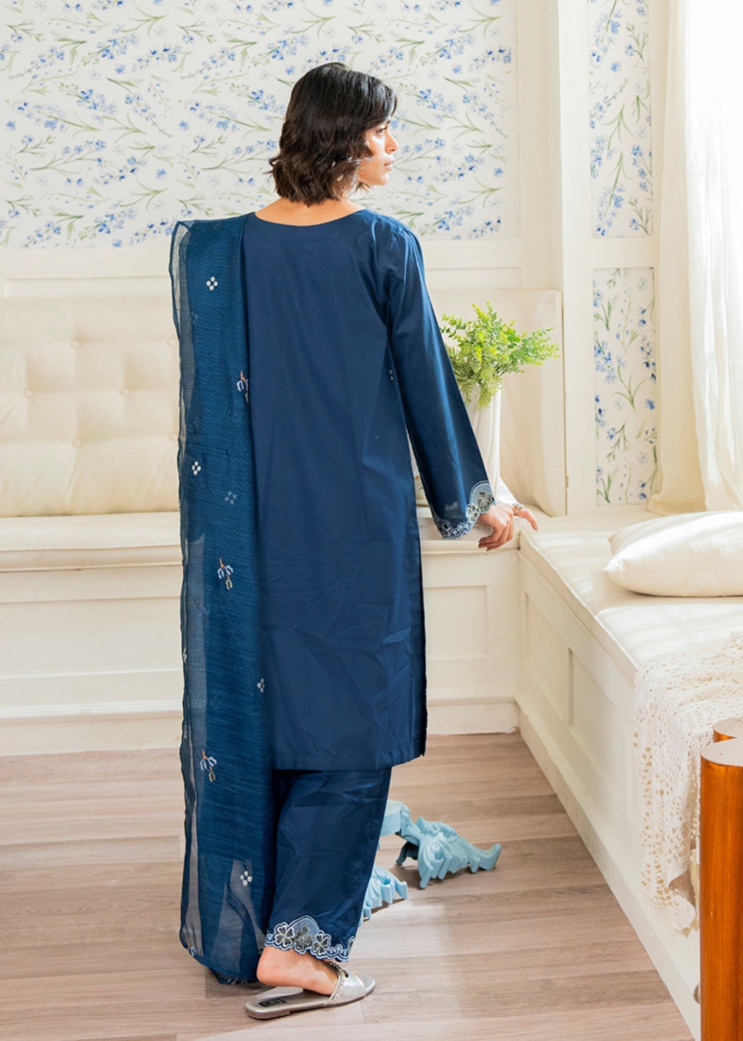 Kross Kulture Embroidered Lawn 01518 Women 3pcs