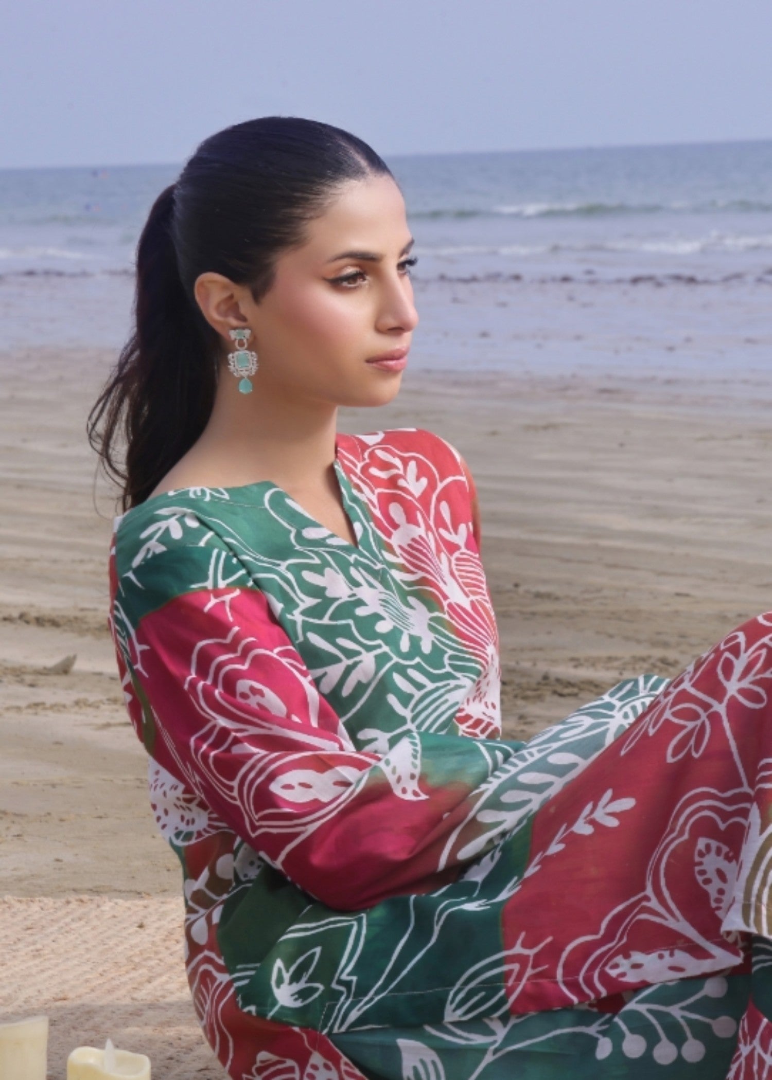 Feathers PINEAR Women 2pcs