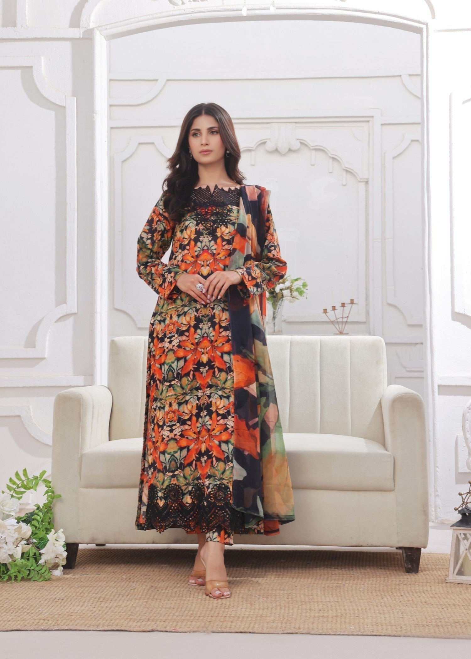 Feathers VARNIKA Women 3pcs