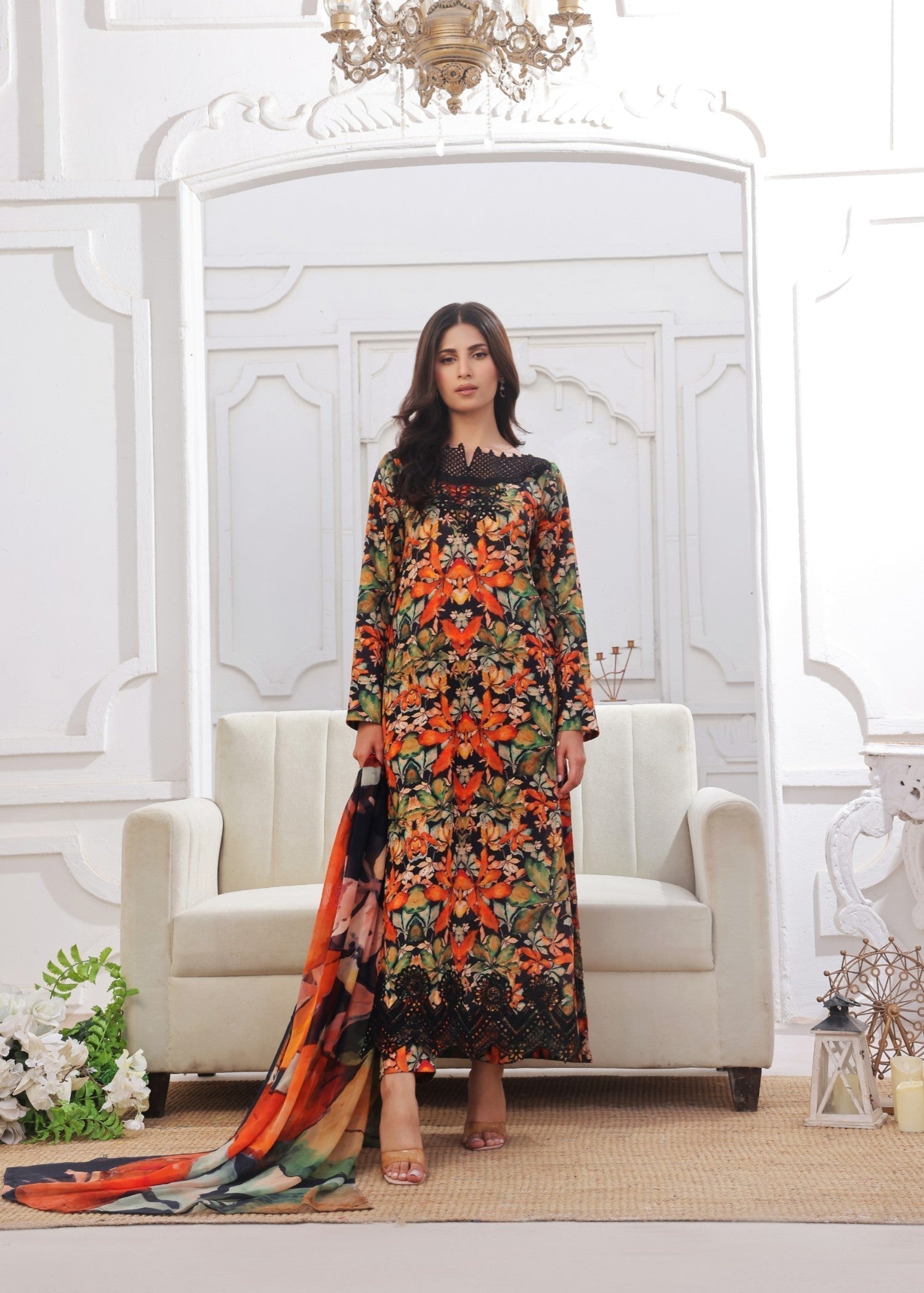 Feathers VARNIKA Women 3pcs