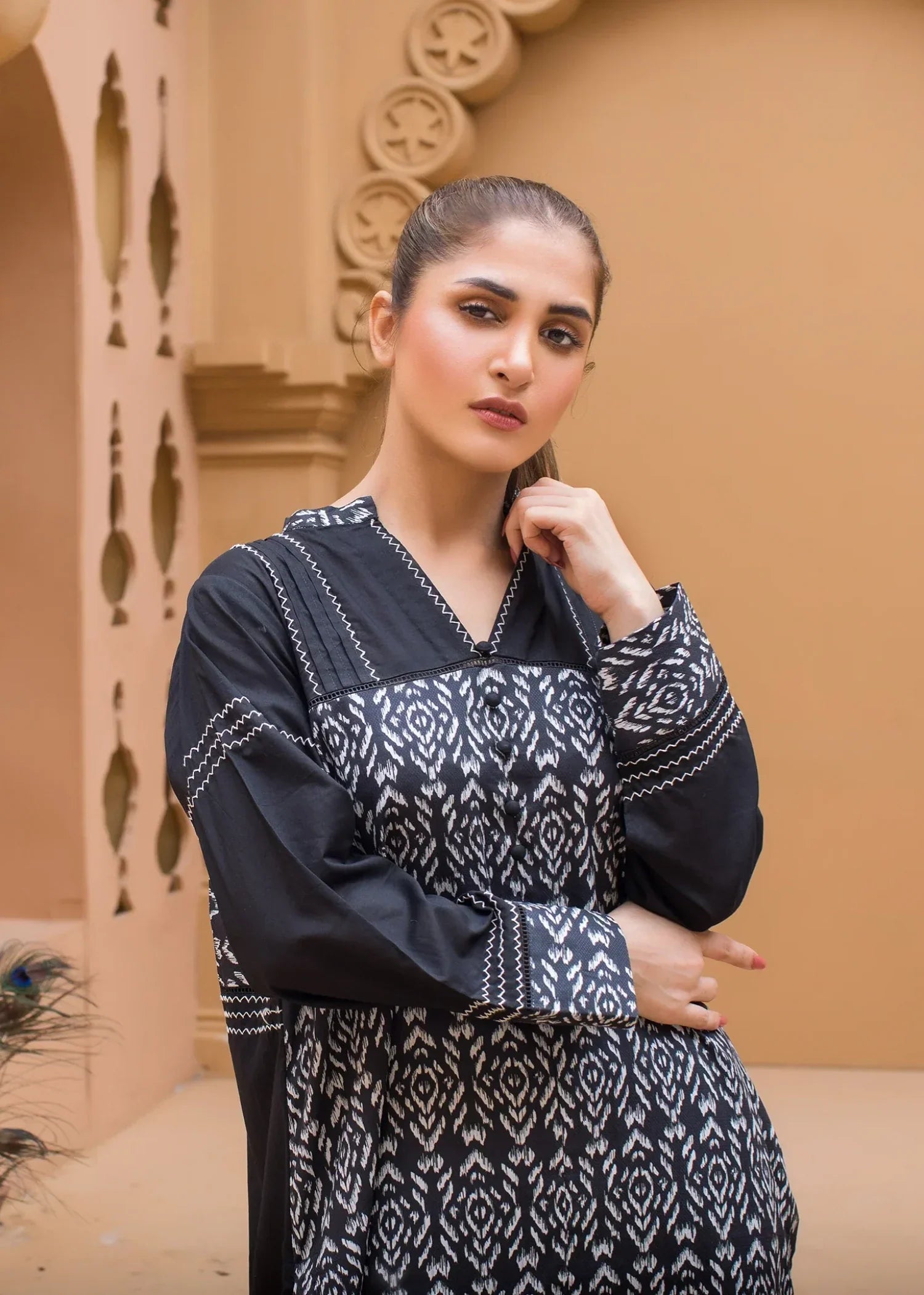 Urban Cut Printed Shirt Black Women 1pcs