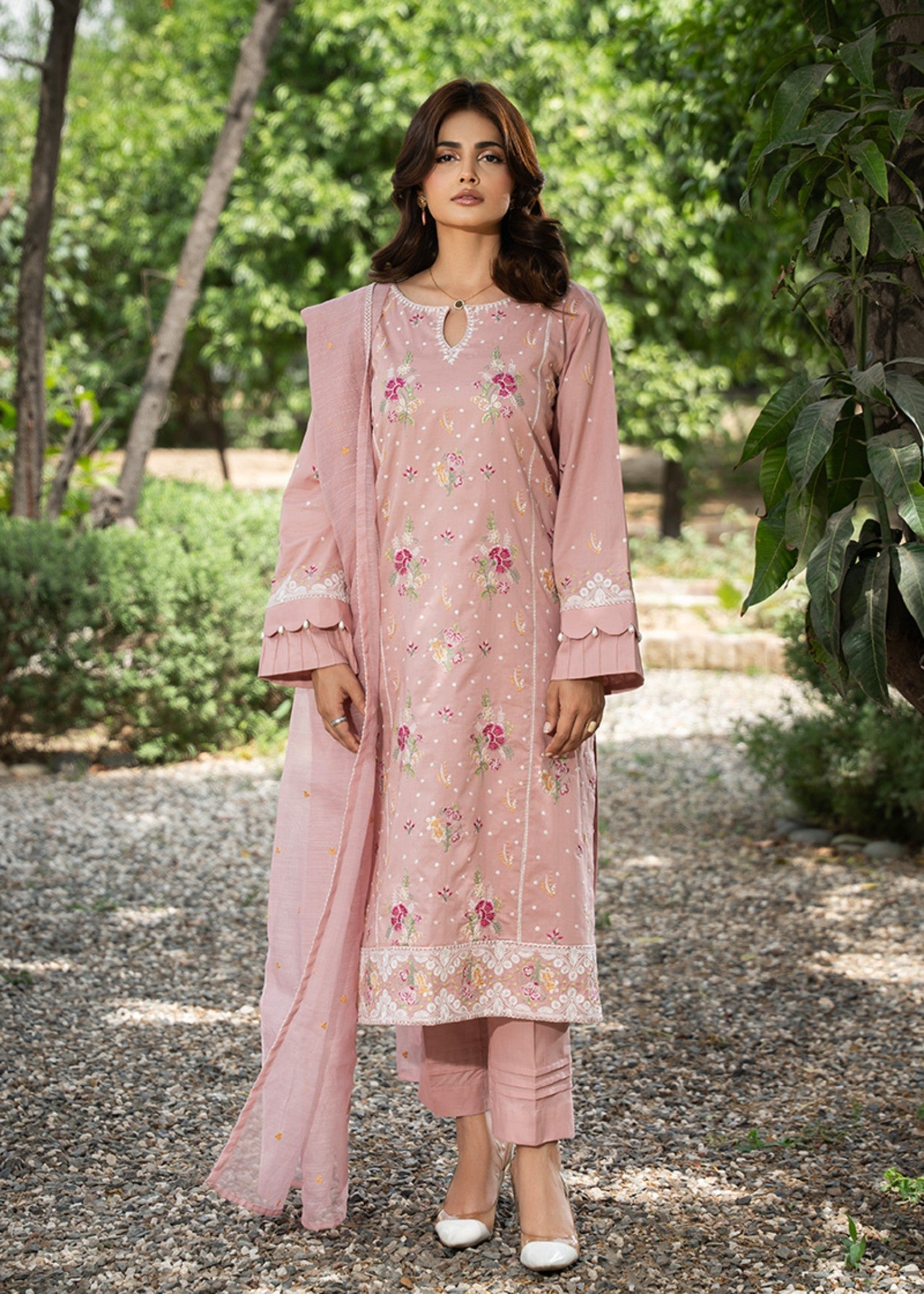 Kross Kulture Embroidered Lawn Suit Women 3pcs