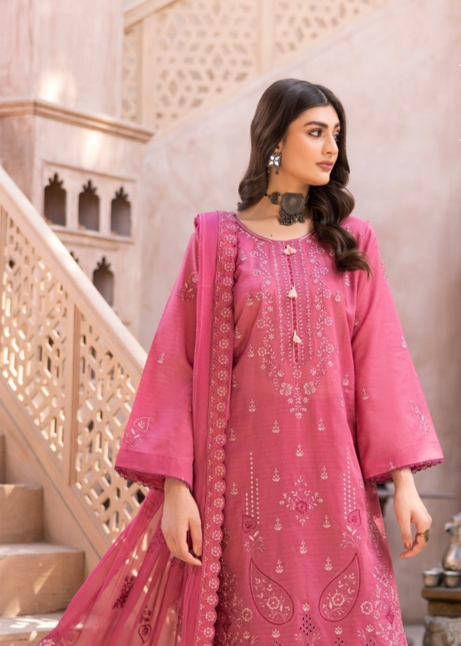 Miss & Mrs Lawn t.c embroidery. Women 3pcs