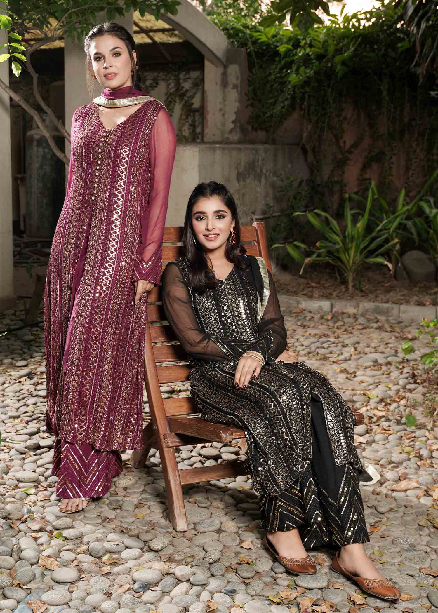 Rang-e-Haya Ufaq/Black Women 4pcs