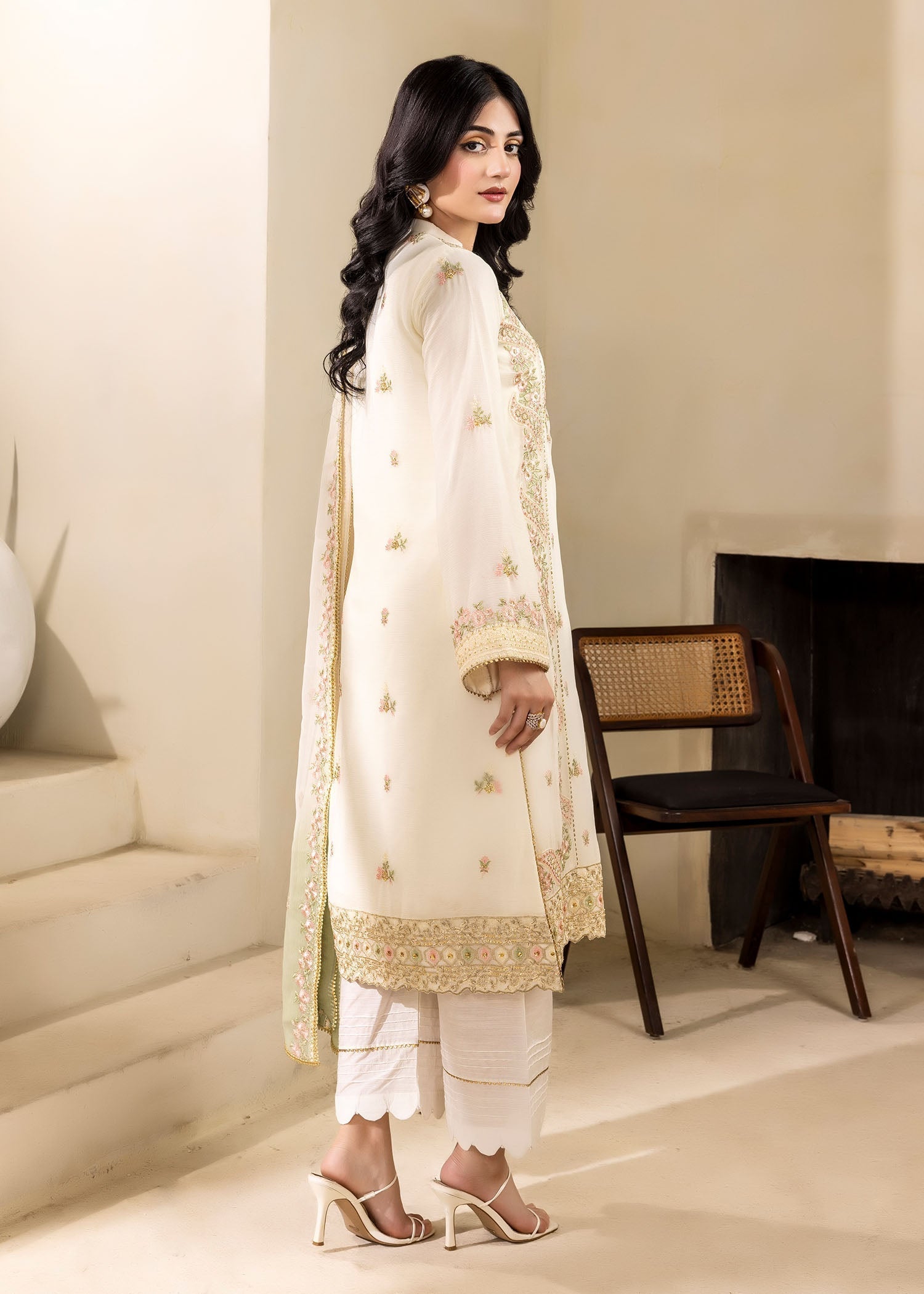 Kanwal Zainab BLOOMING GARDEN Women 3pcs