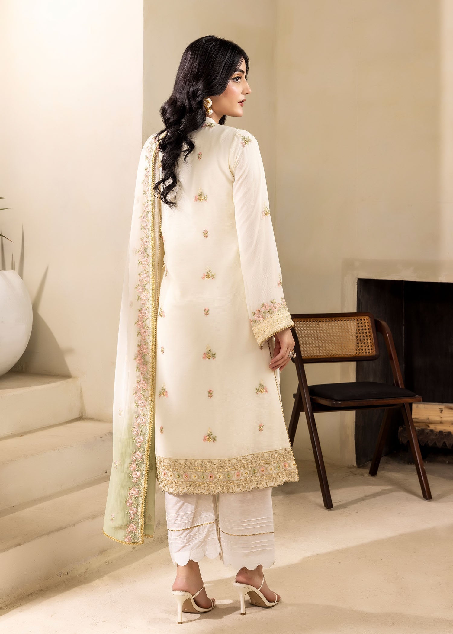 Kanwal Zainab BLOOMING GARDEN Women 3pcs