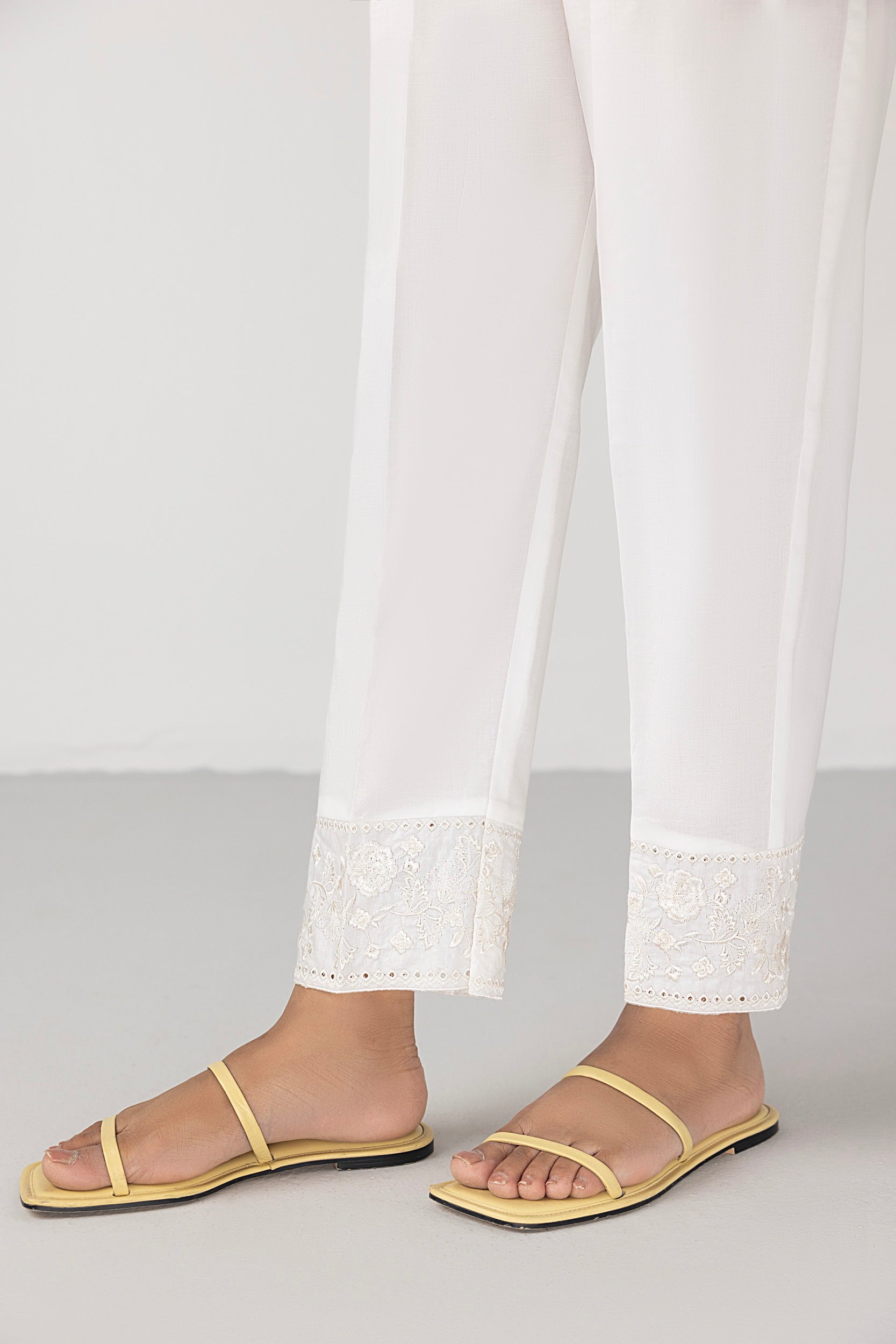 Lakhany Stitched Bottom Women 1pcs