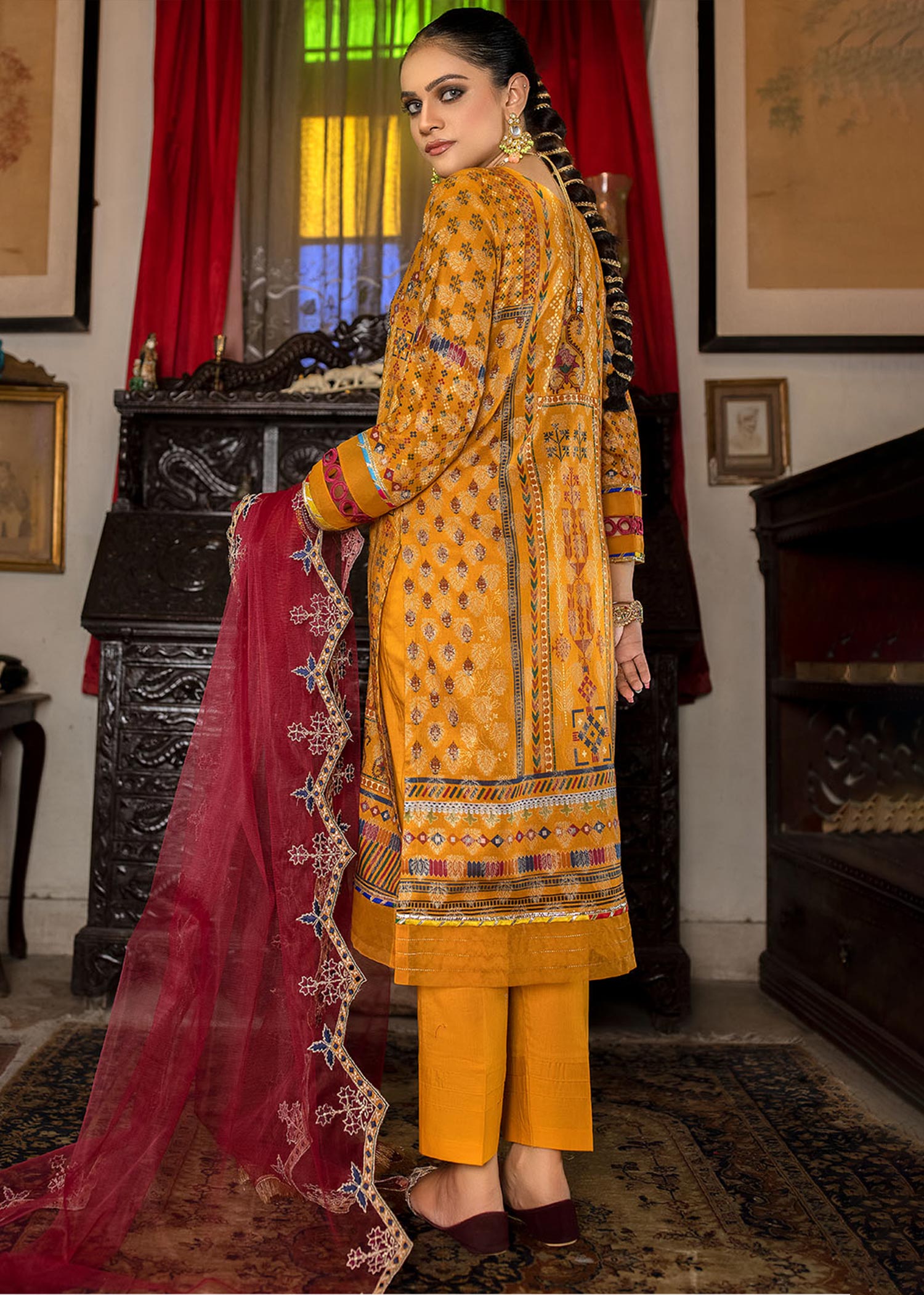 Madame Embroidered Jacquard Suit 2516 Women 3pcs