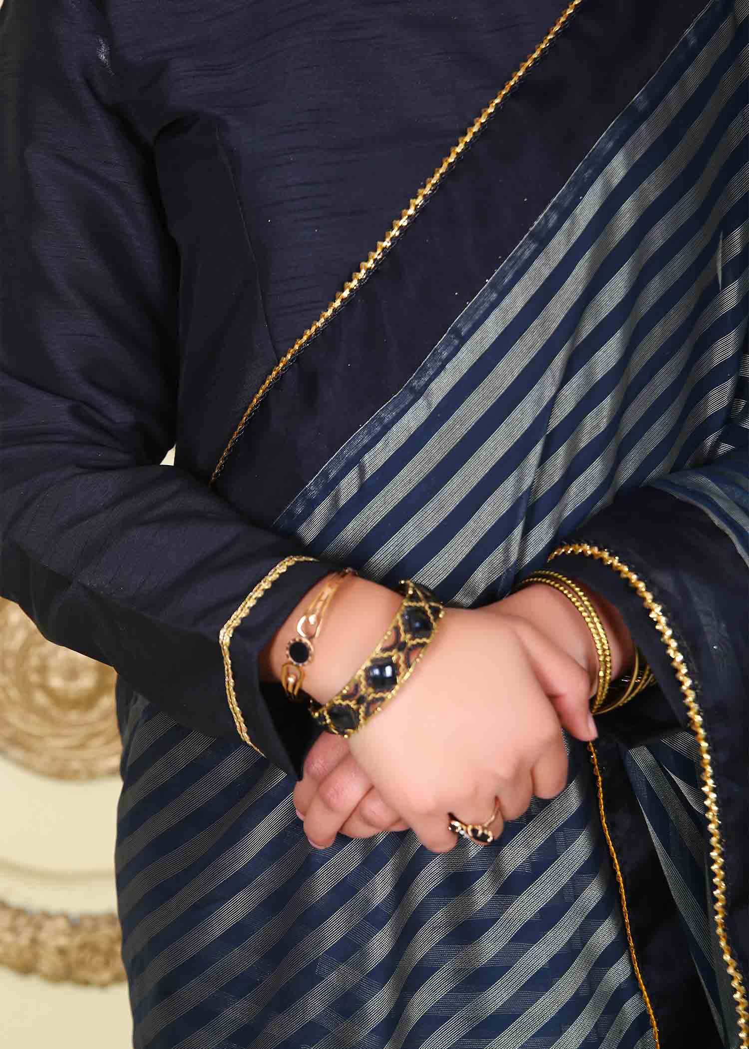 A&J Lioness Women 2pcs