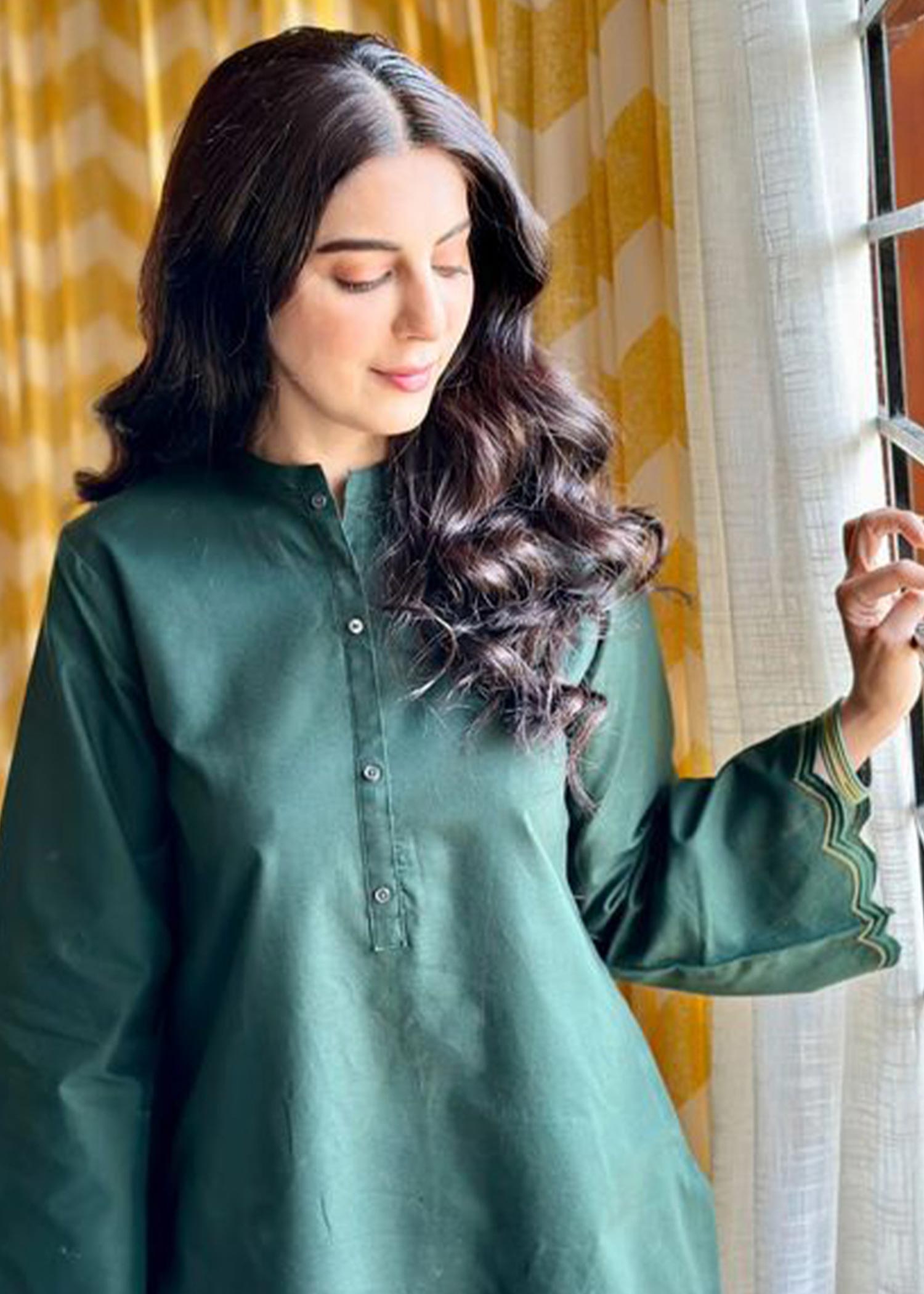 Aks-e-Jahan Emerald Suit Women 2pcs