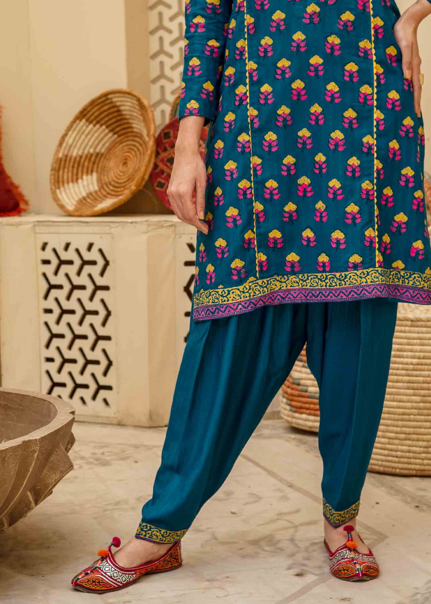 Afifa Iftikhar Naqsh D032BLU Women 2pcs