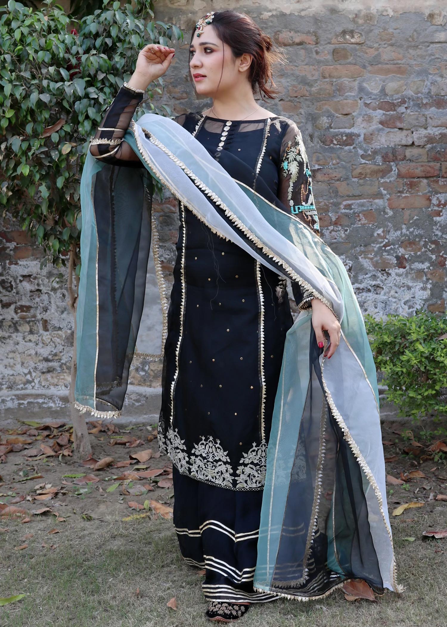 Hem Lotus Outfit Black Women 4pcs