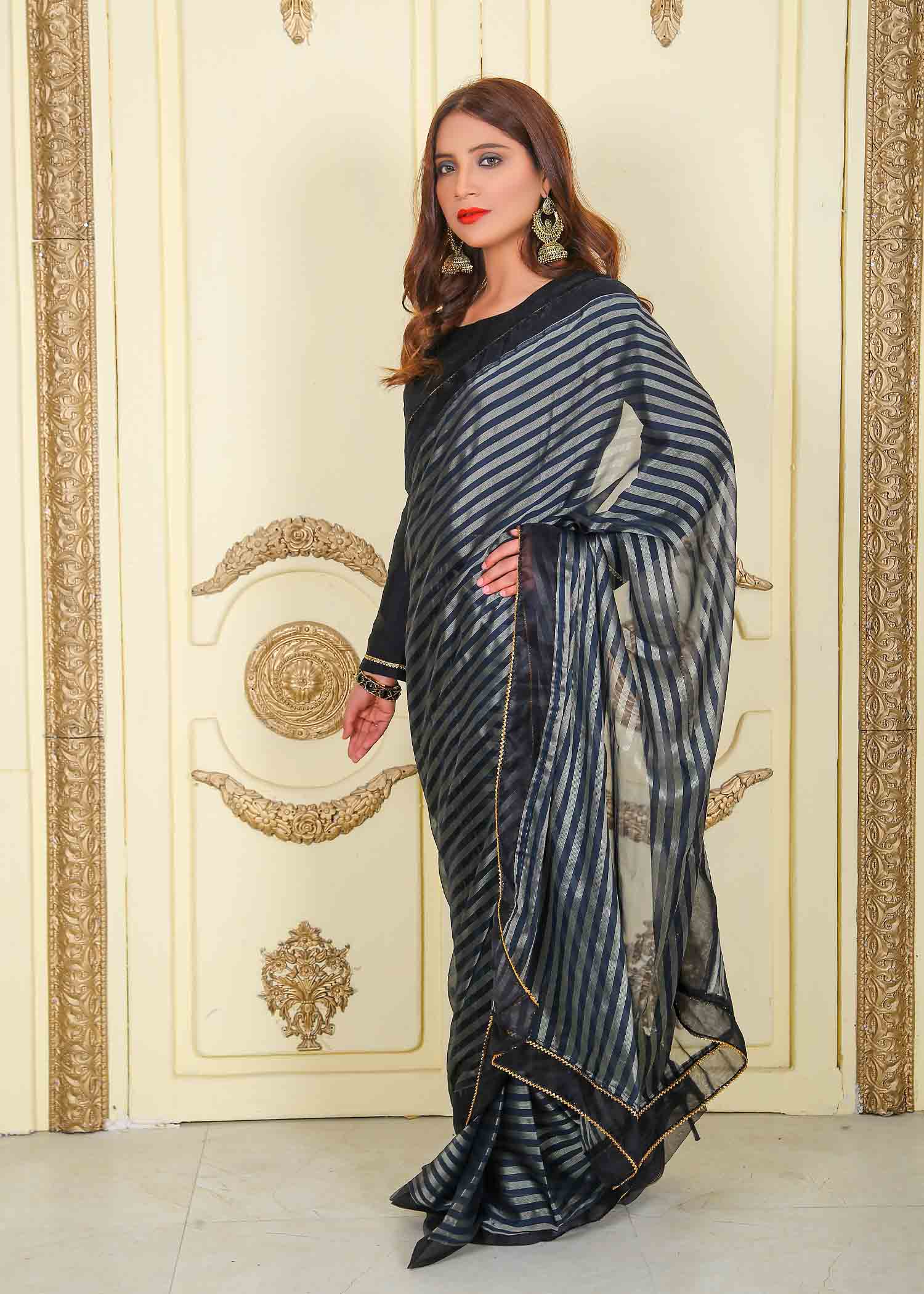 A&J Lioness Women 2pcs