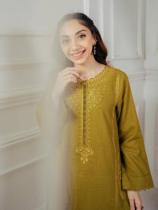 Thread 21 Ember Women 2pcs