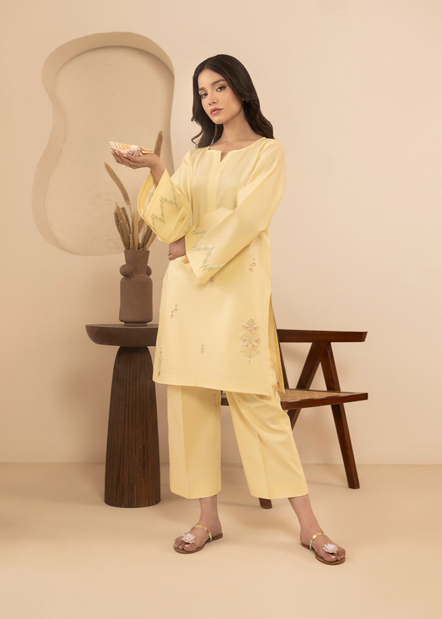 Cinq Apparel Vanilla Women 2pcs