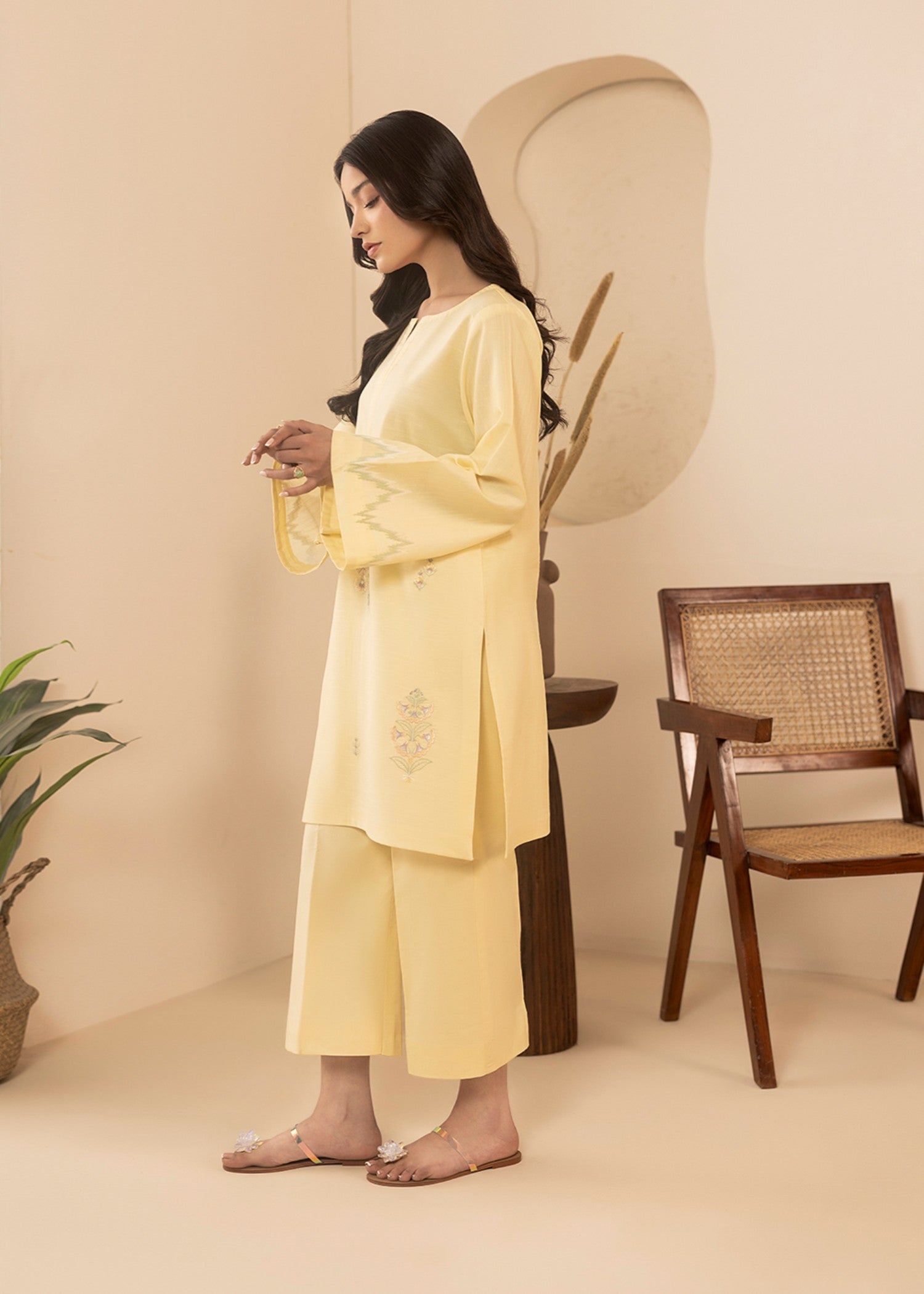 Cinq Apparel Vanilla Women 2pcs