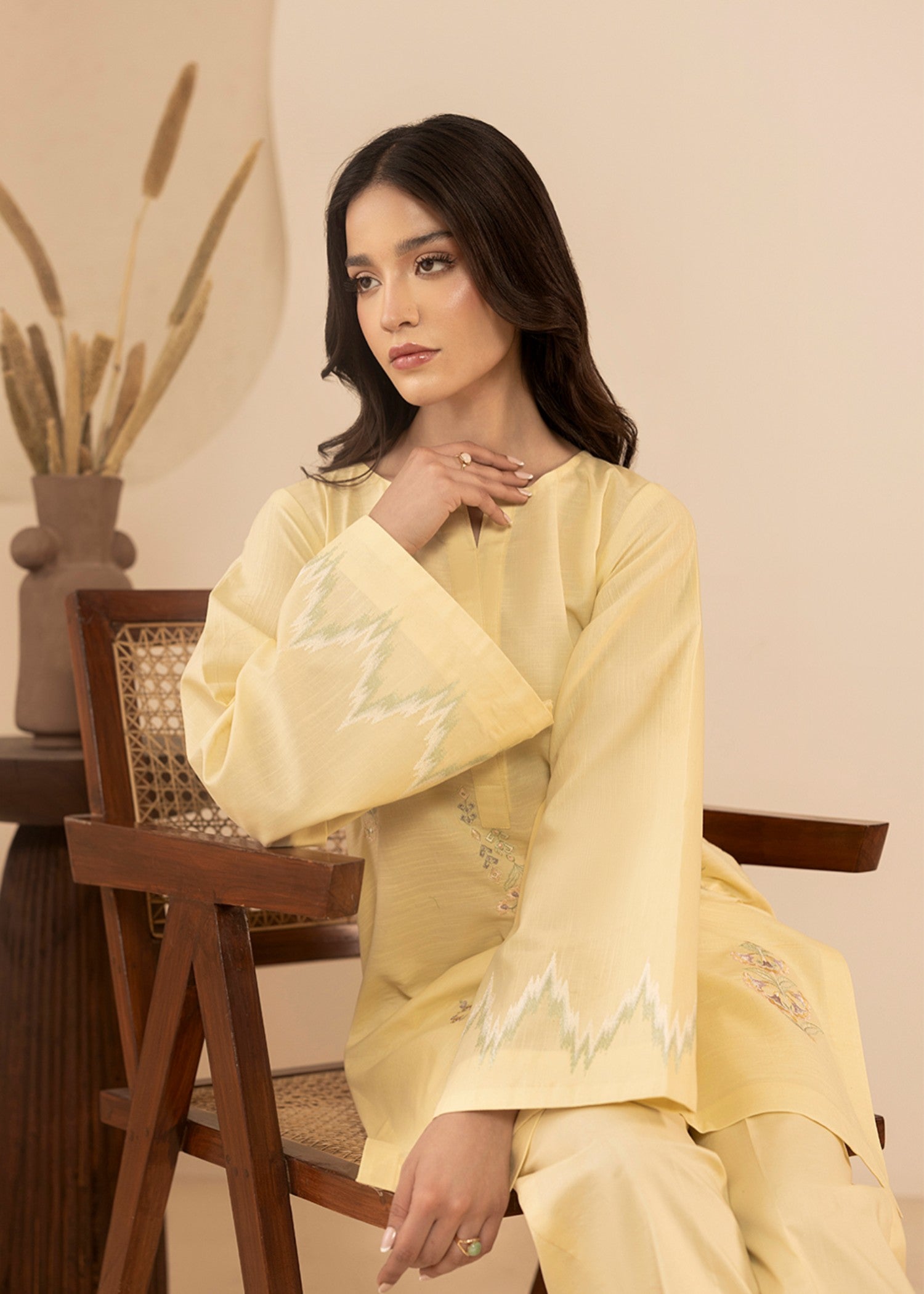 Cinq Apparel Vanilla Women 2pcs