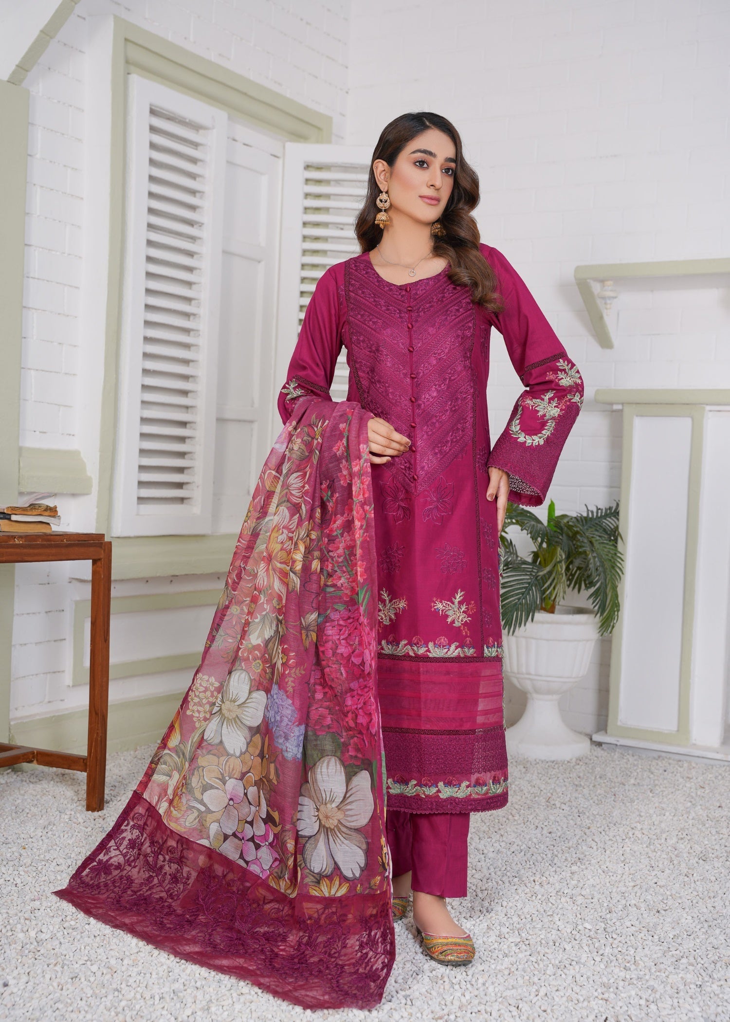 Thread & Weave By Zeplar Ready to Wear Luxury lawn Embroidered – RTWL24206 Women 3pcs