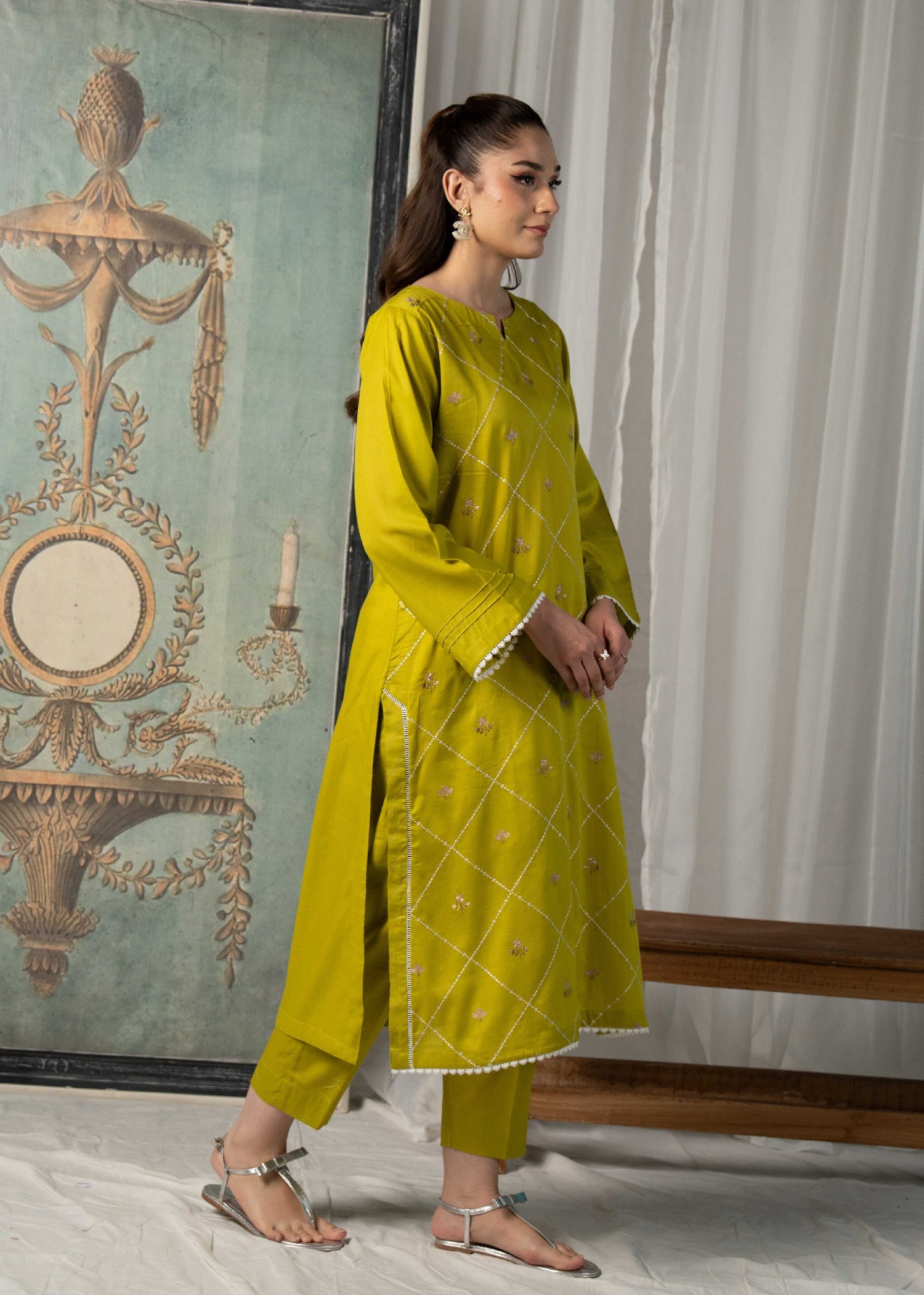 Buzzazi Embroidered Lime Women 2pcs