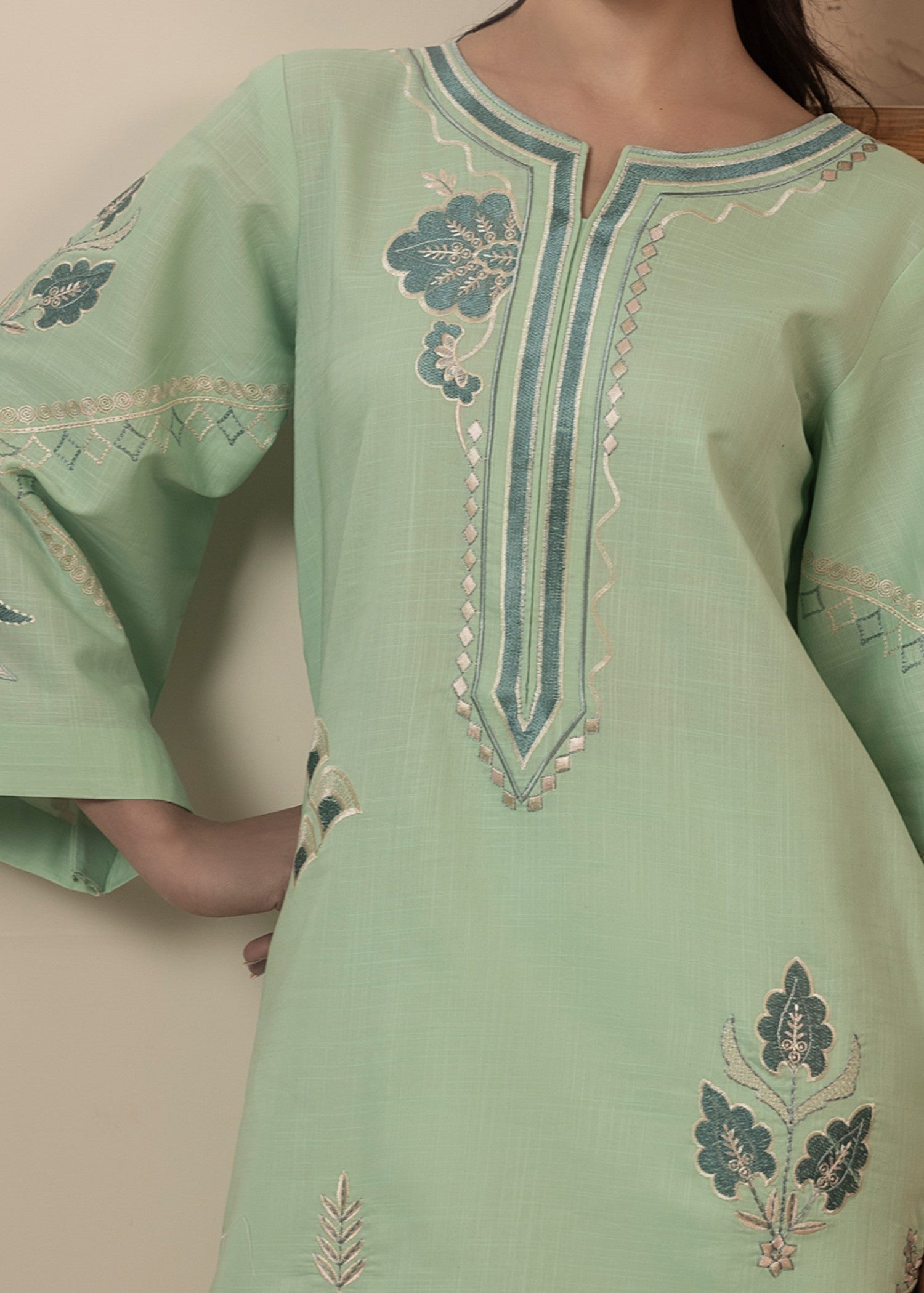 Cinq Apparel Mint Women 2pcs