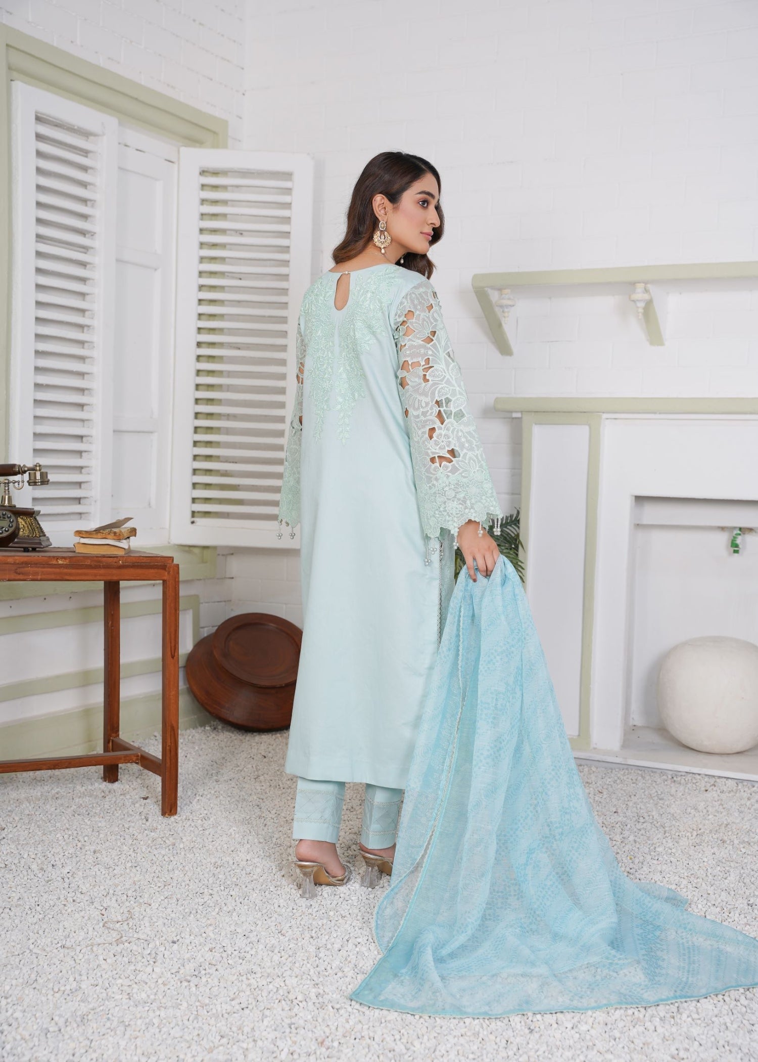 Thread & Weave By Zeplar Ready to Wear Luxury lawn Embroidered – RTWL24201 Women 3pcs