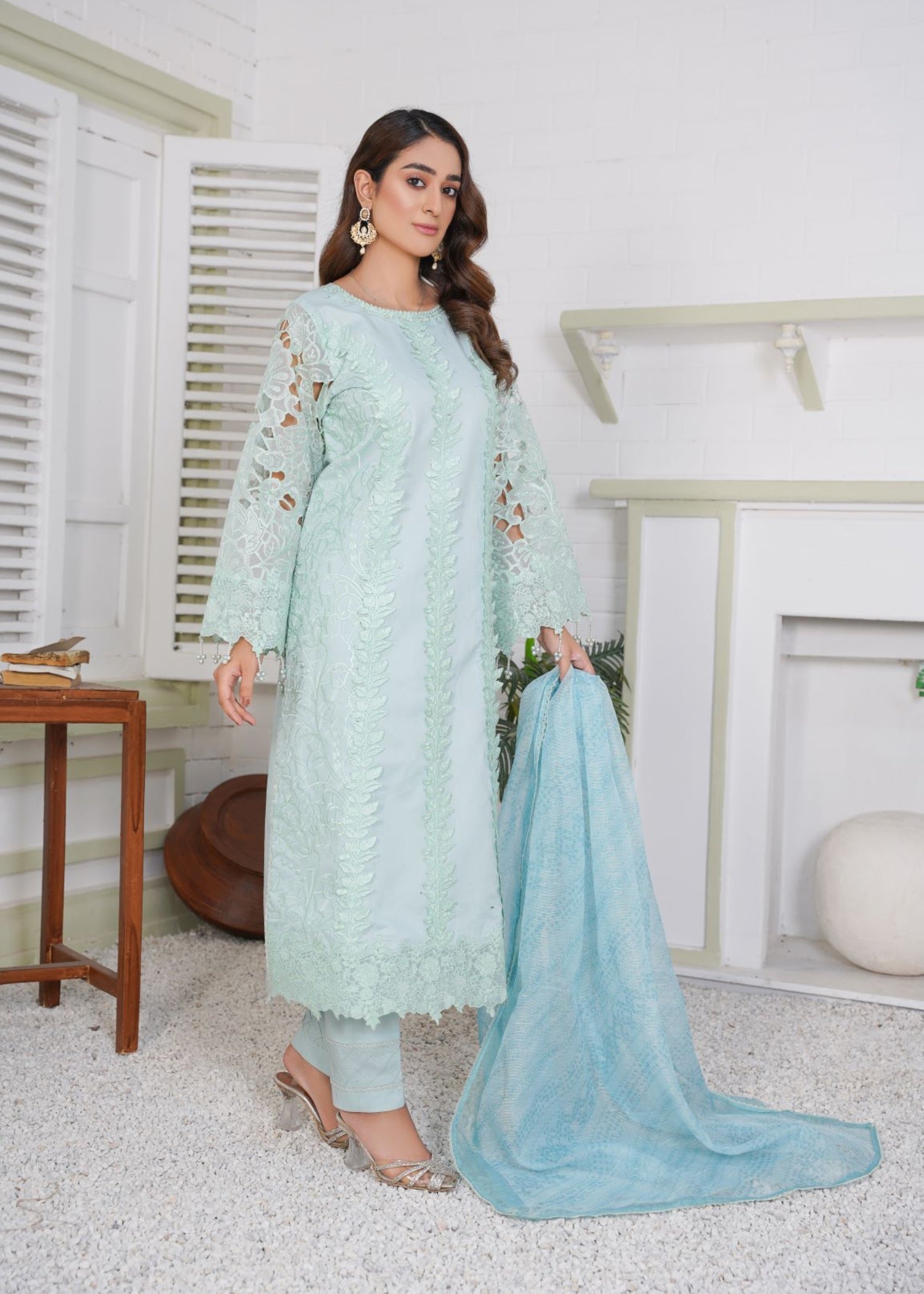 Thread & Weave By Zeplar Ready to Wear Luxury lawn Embroidered – RTWL24201 Women 3pcs