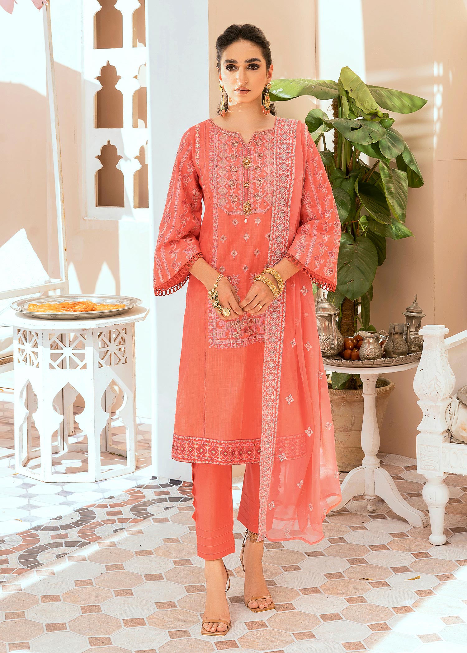 Shurooq Chambeli Women