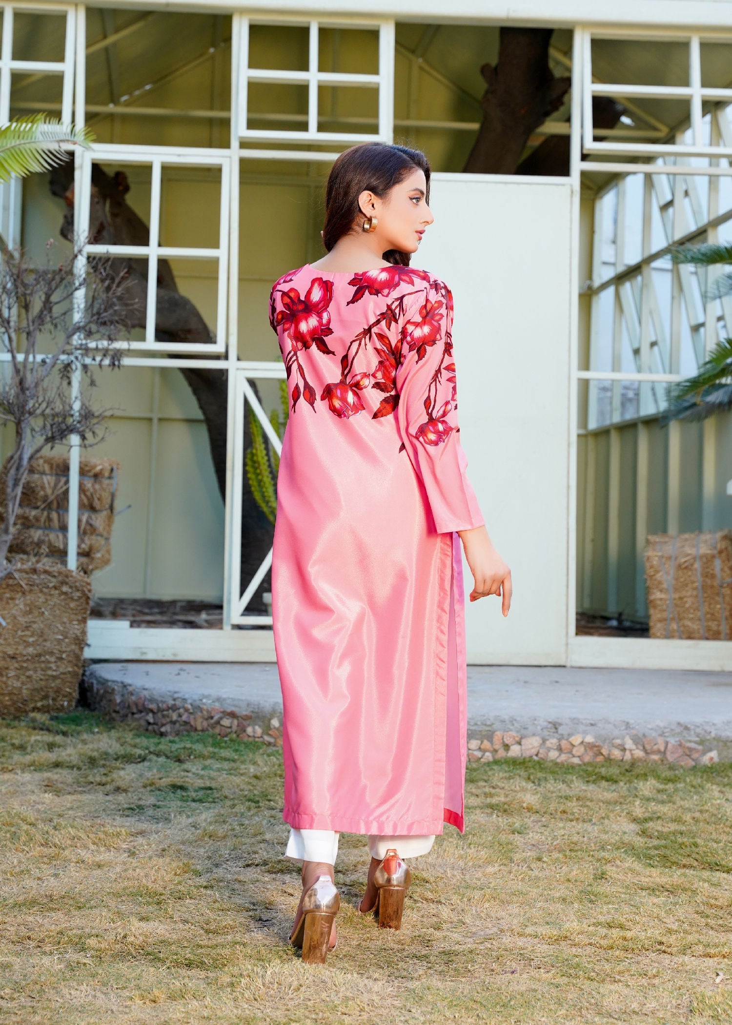 Athena Apparels Lumina: Pink Long Shirt With Red Floral Work 394 Women 1pcs